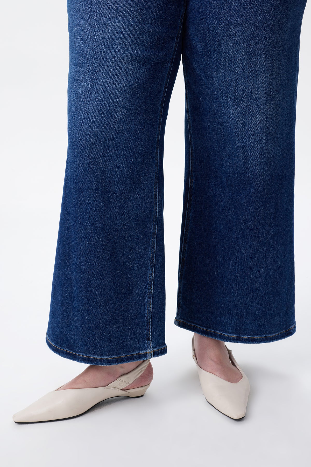 PLUS LISA MID RISE WIDE LEG