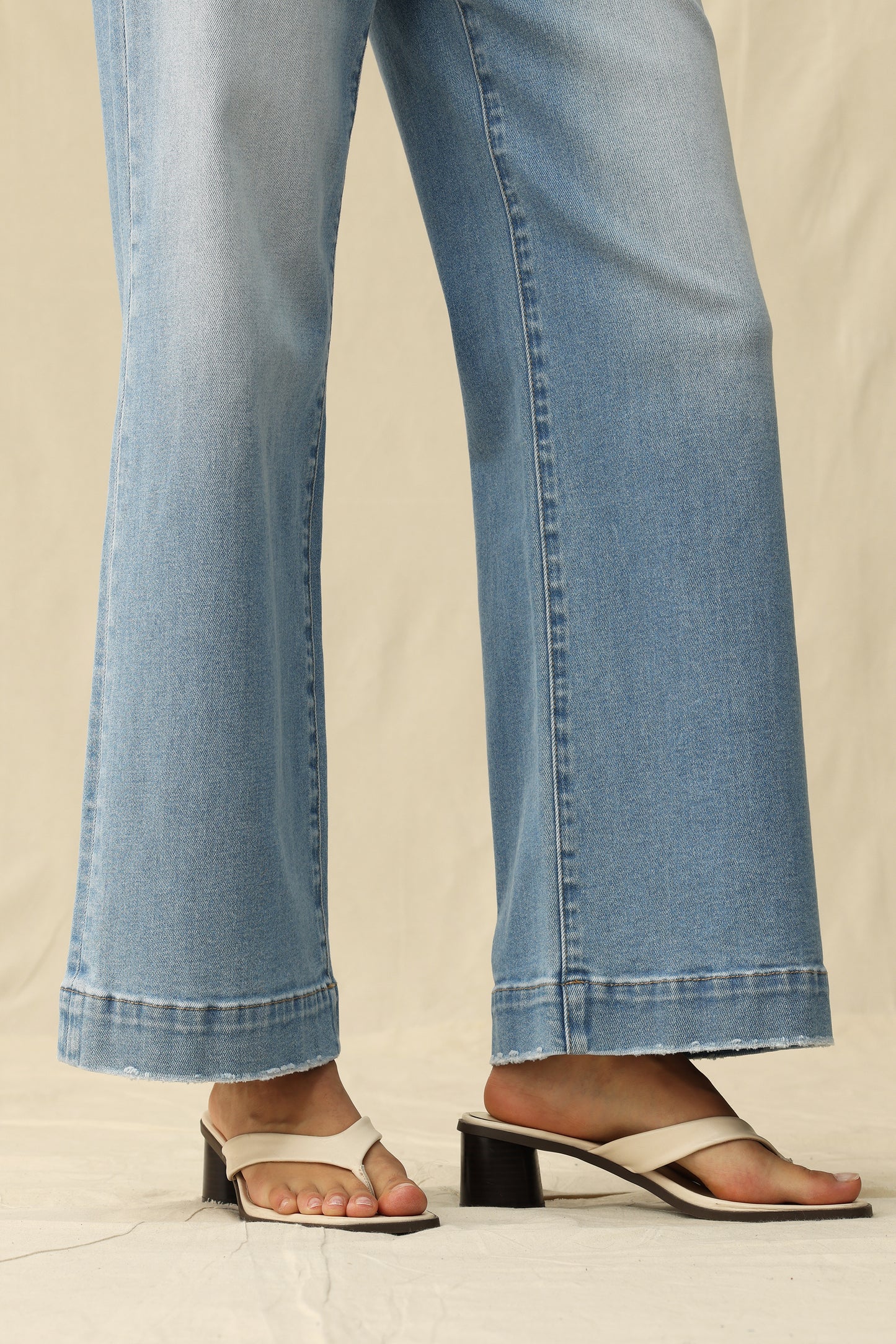 HIGH RISE WIDE LEG JEANS