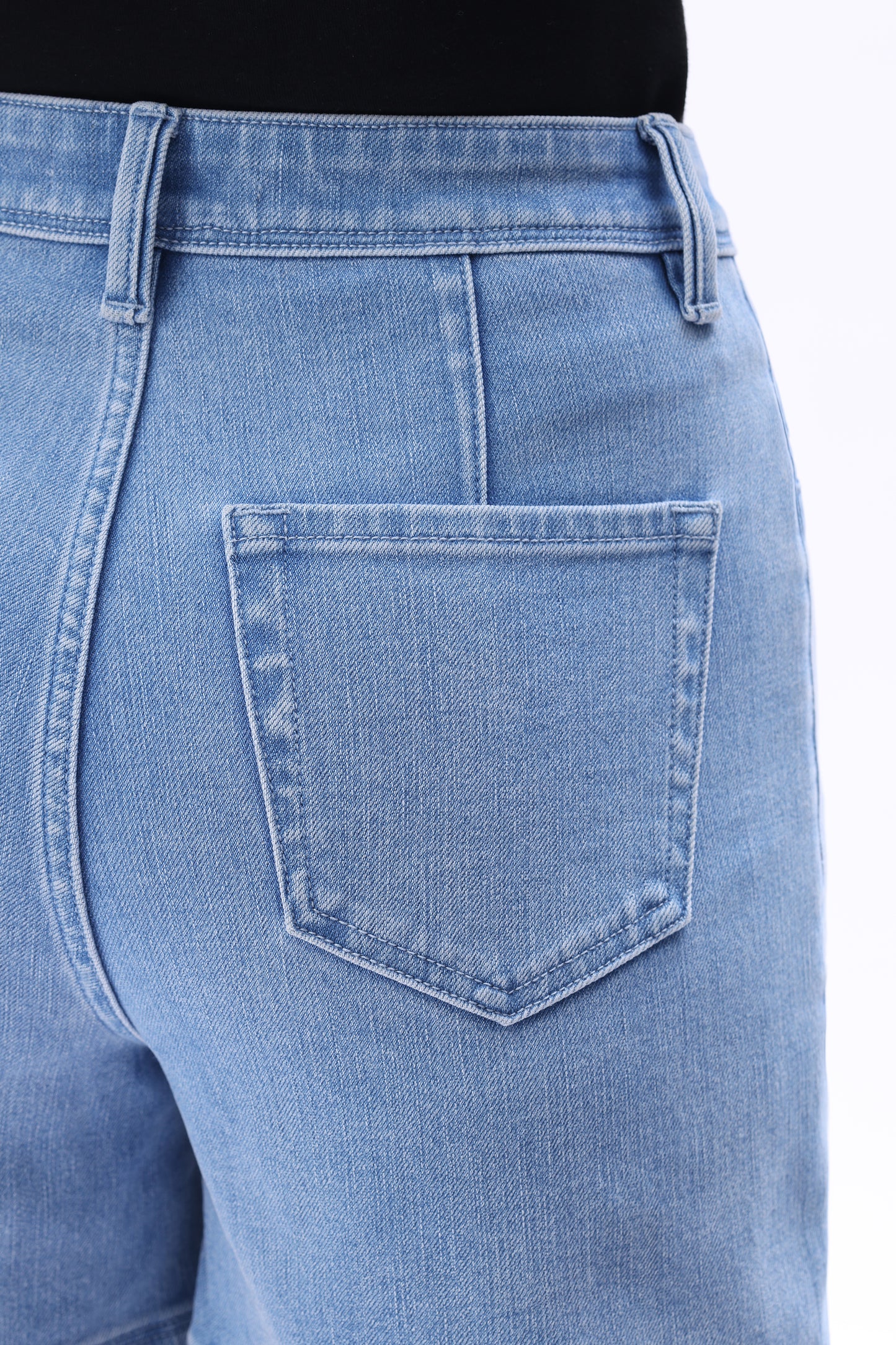 ELOWEN HIGH RISE SHORTS