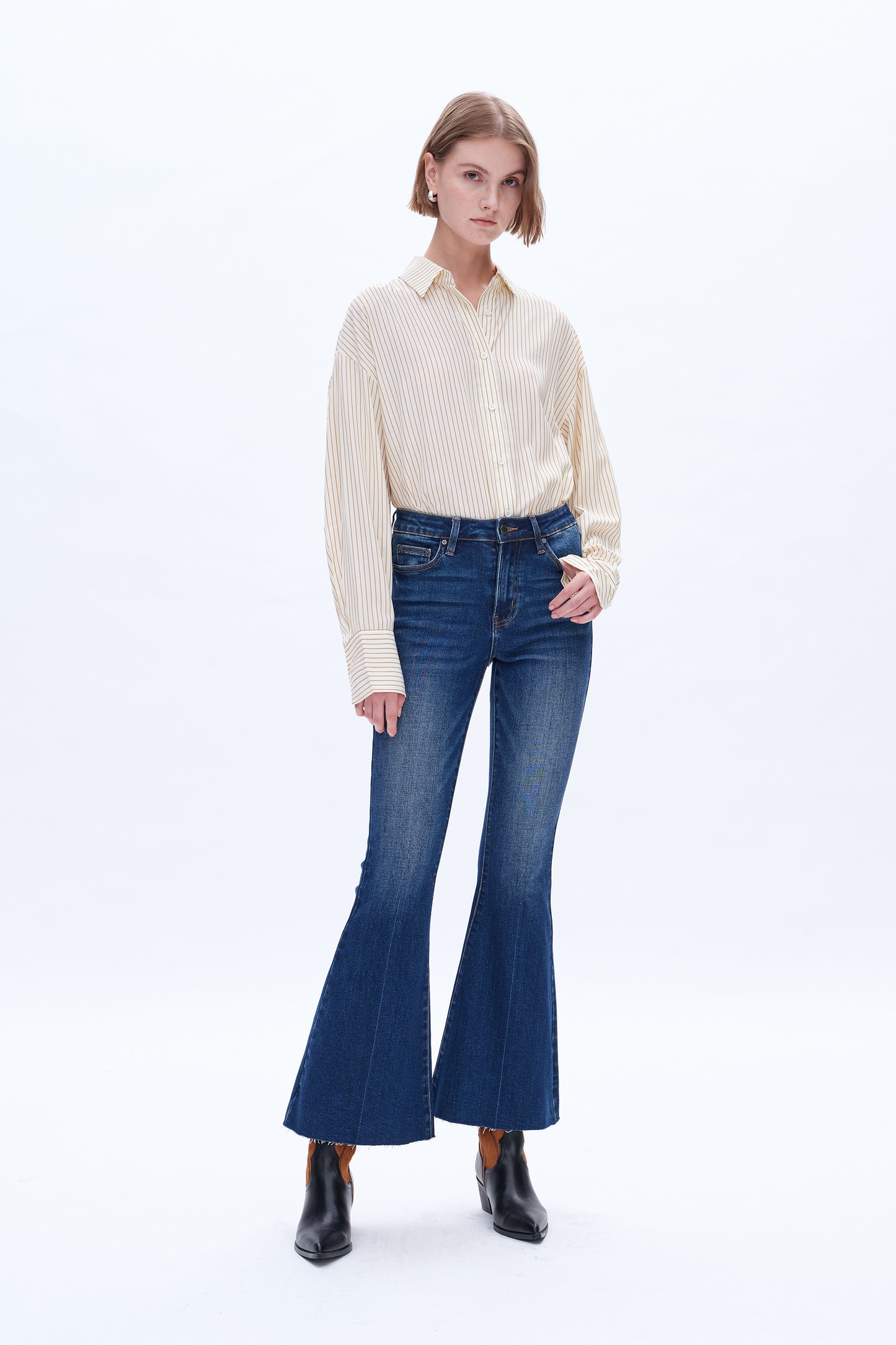 ARA HIGH RISE FLARE LEG
