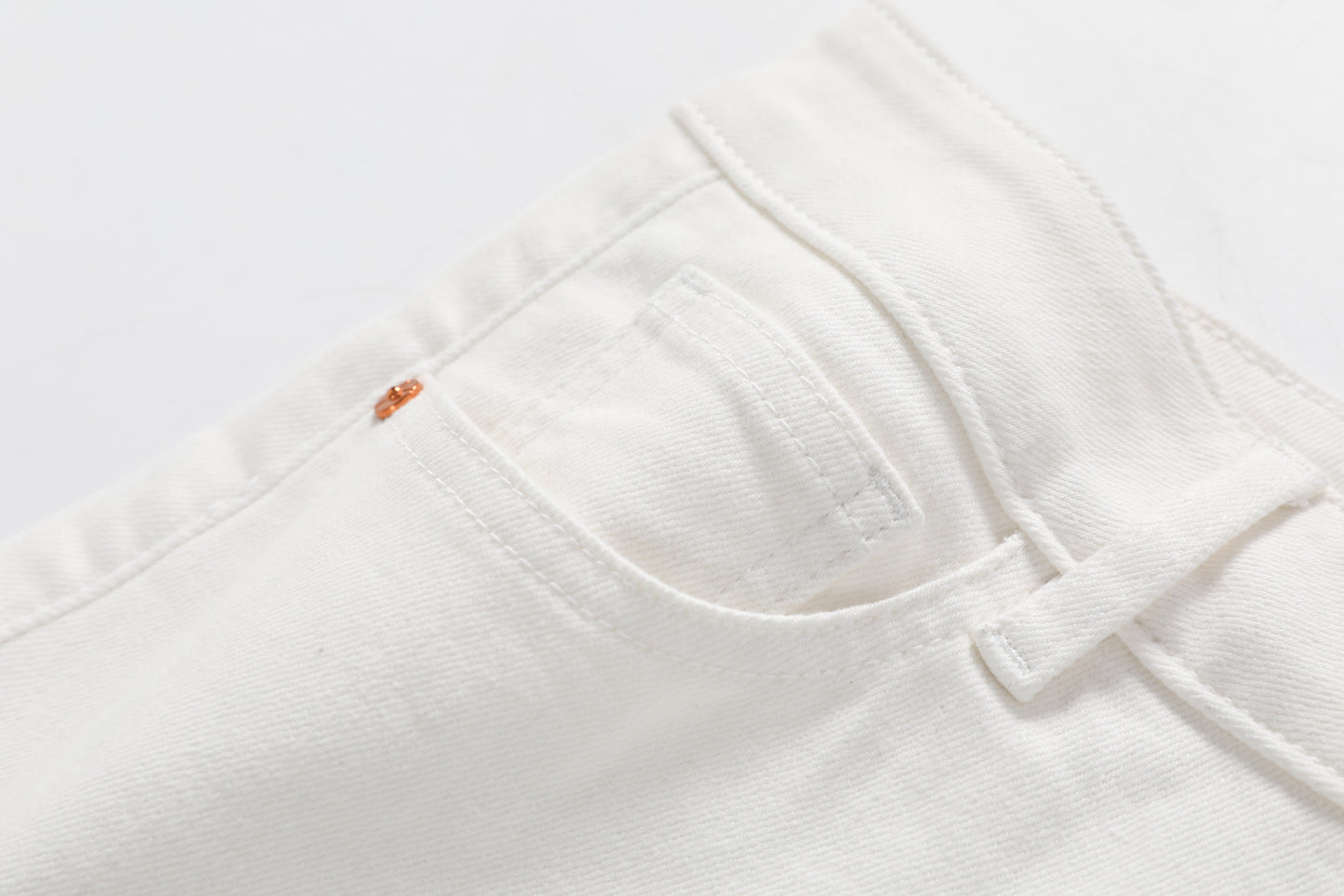 HIGH RISE EMBROIDERED SHORT