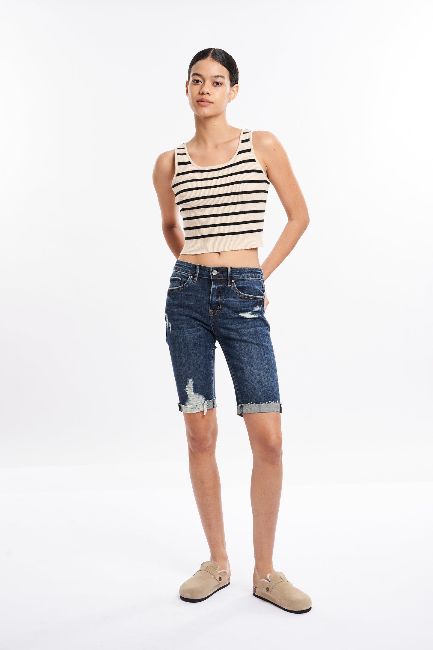 AMANDA MID RISE BERMUDA SHORT