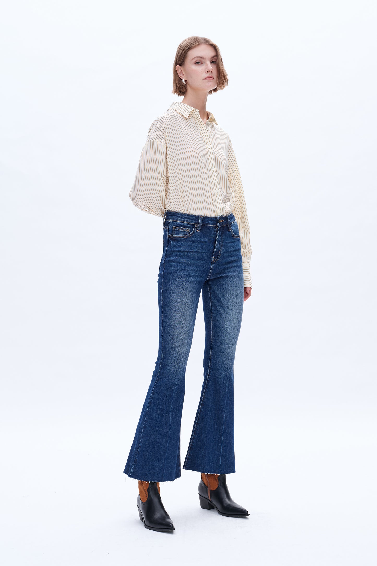 ARA HIGH RISE FLARE LEG