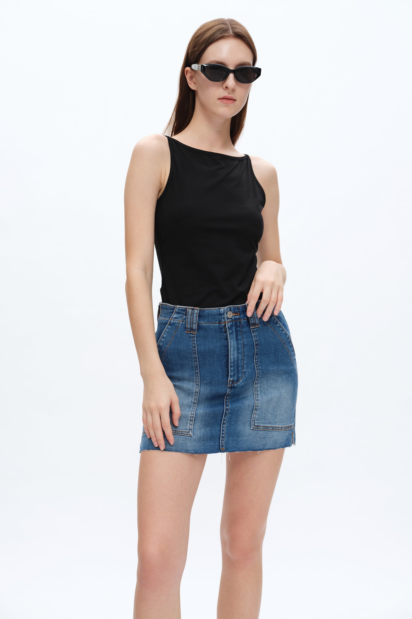 SHORT SKIRT