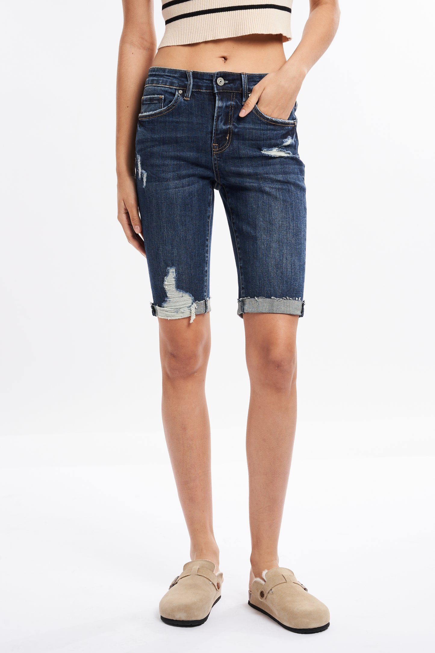 AMANDA MID RISE BERMUDA SHORT