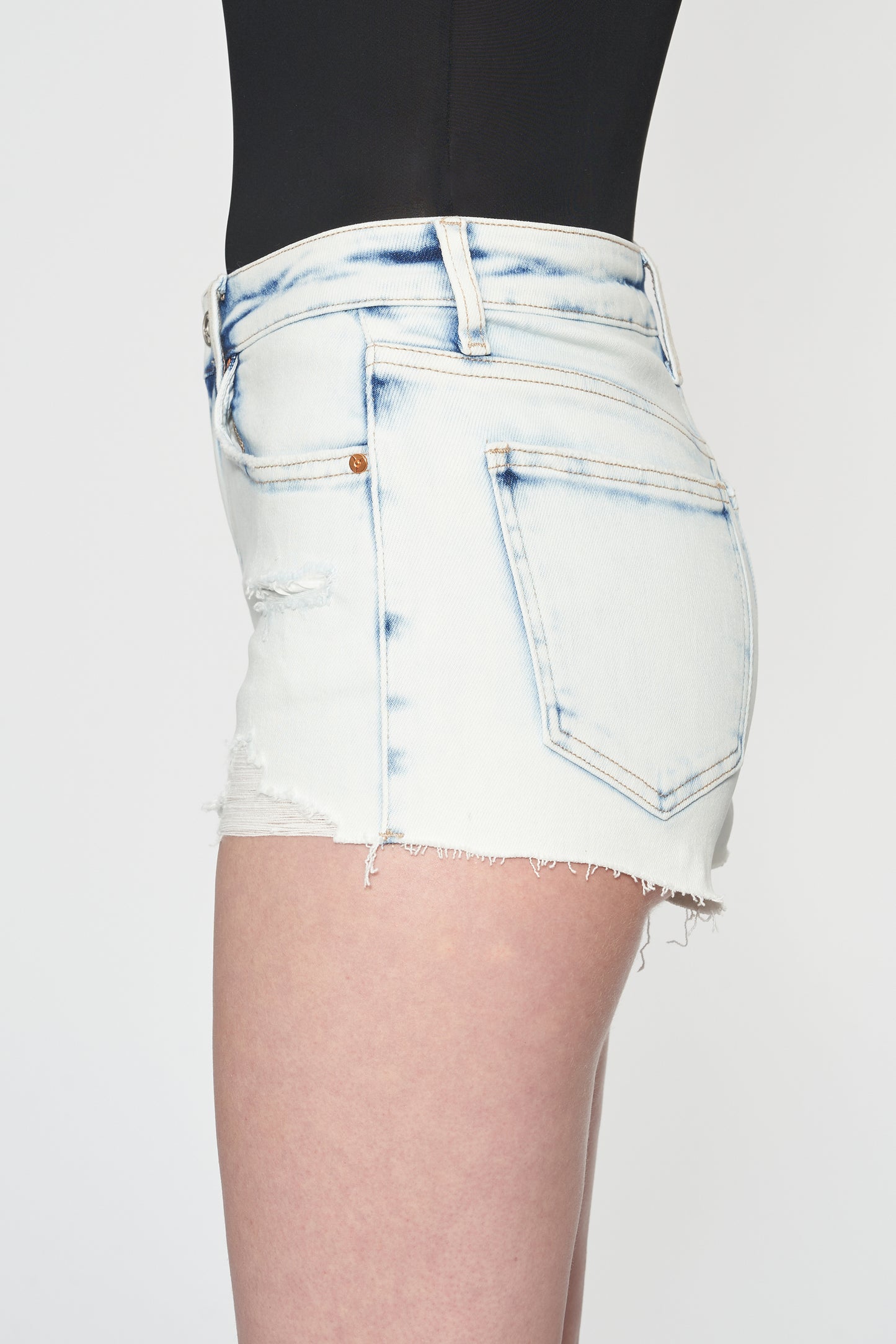 NOVA MID RISE SHORTS