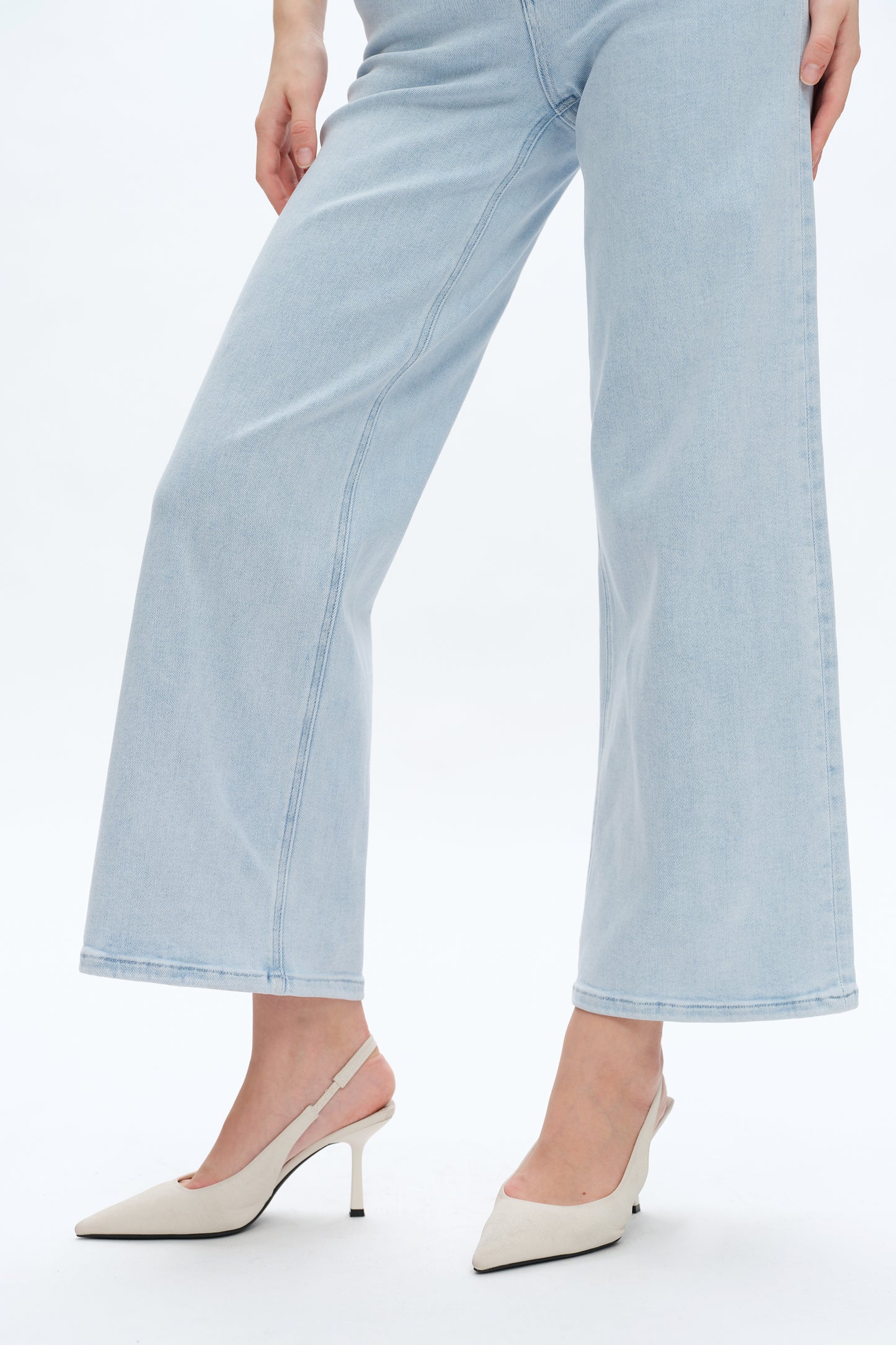 LISA MID RISE WIDE LEG