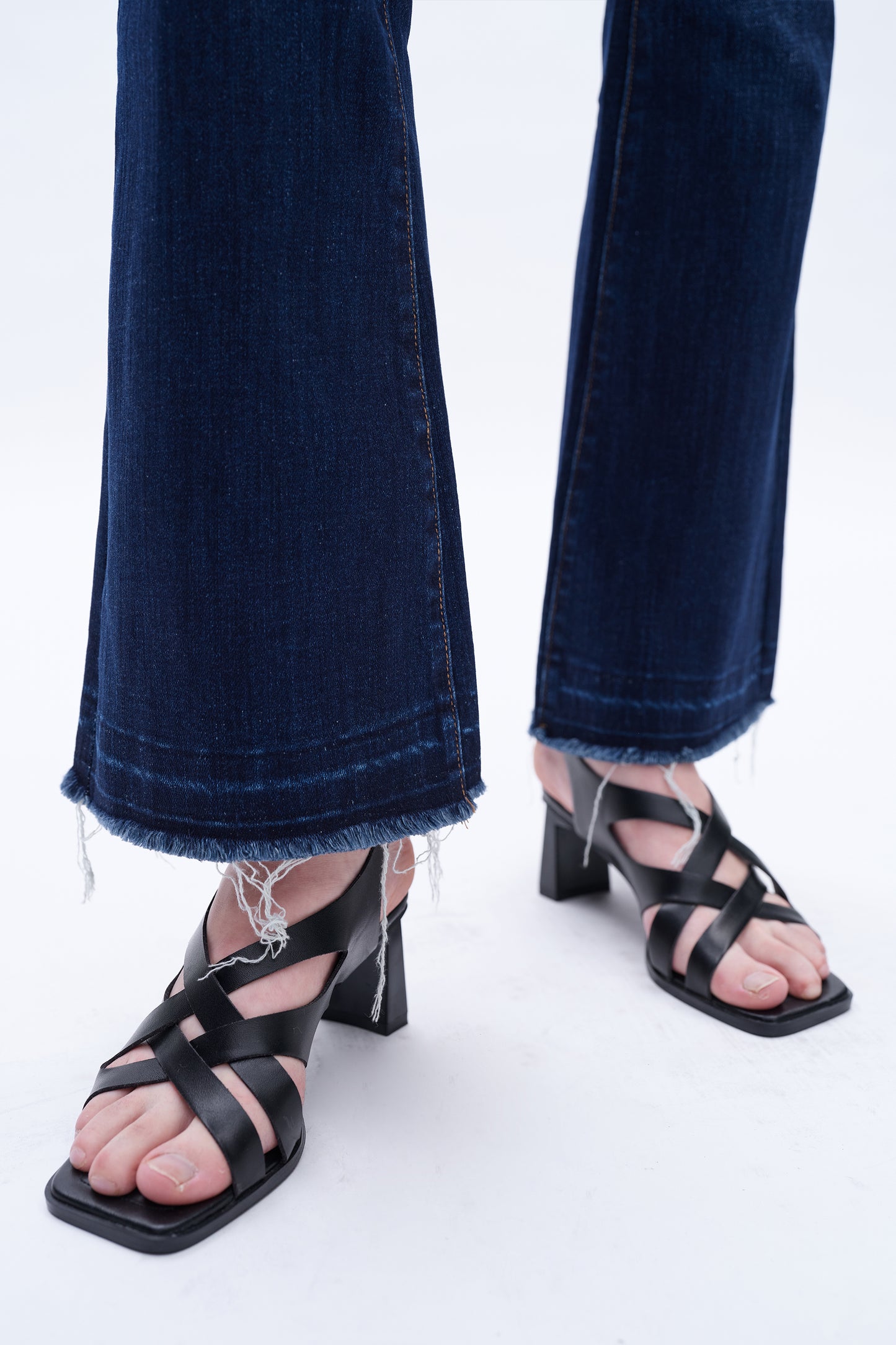 HIGH RISE FLARE LEG