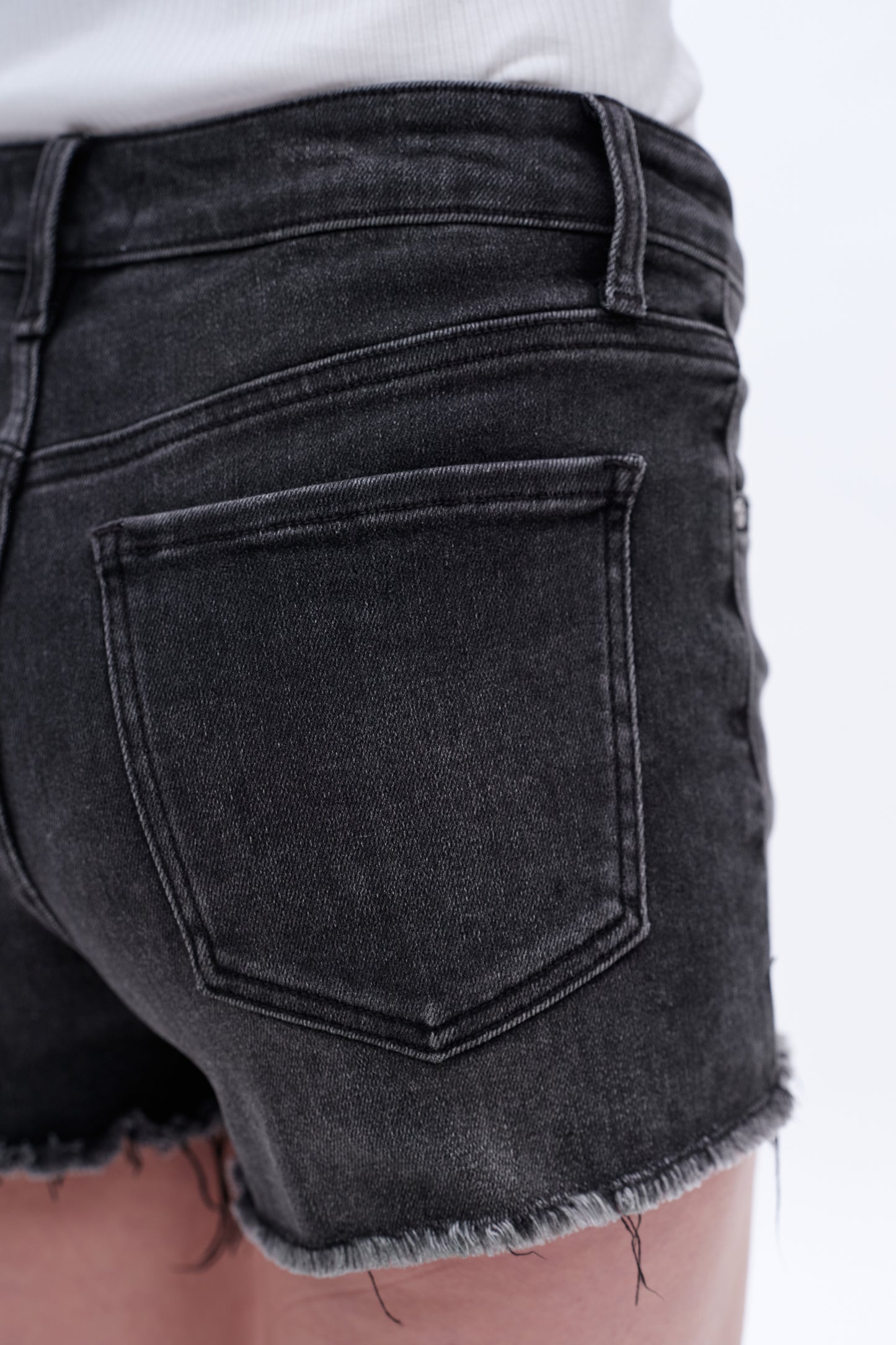 NOVA MID RISE SHORTS