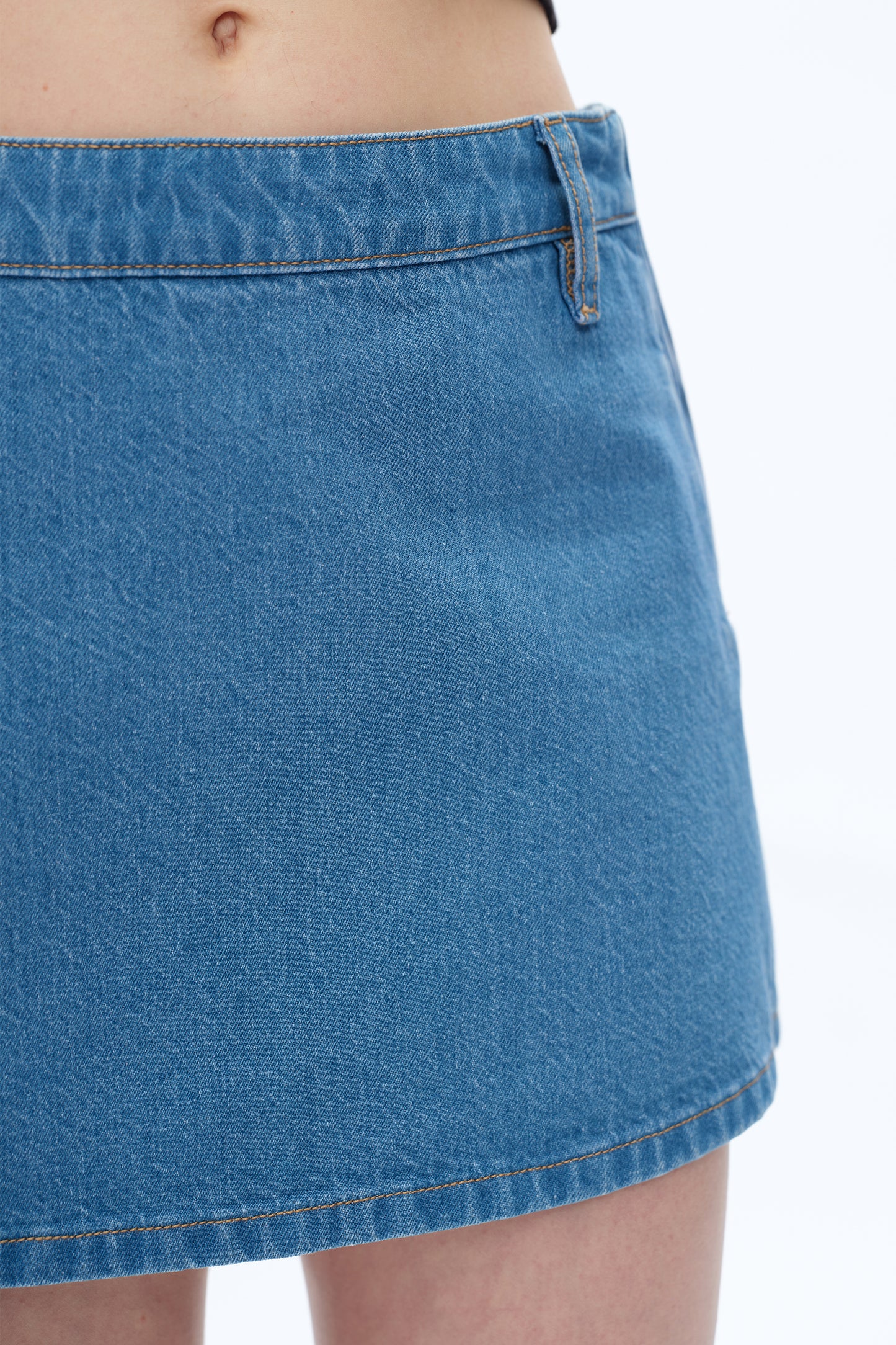MID RISE MINI SKIRT