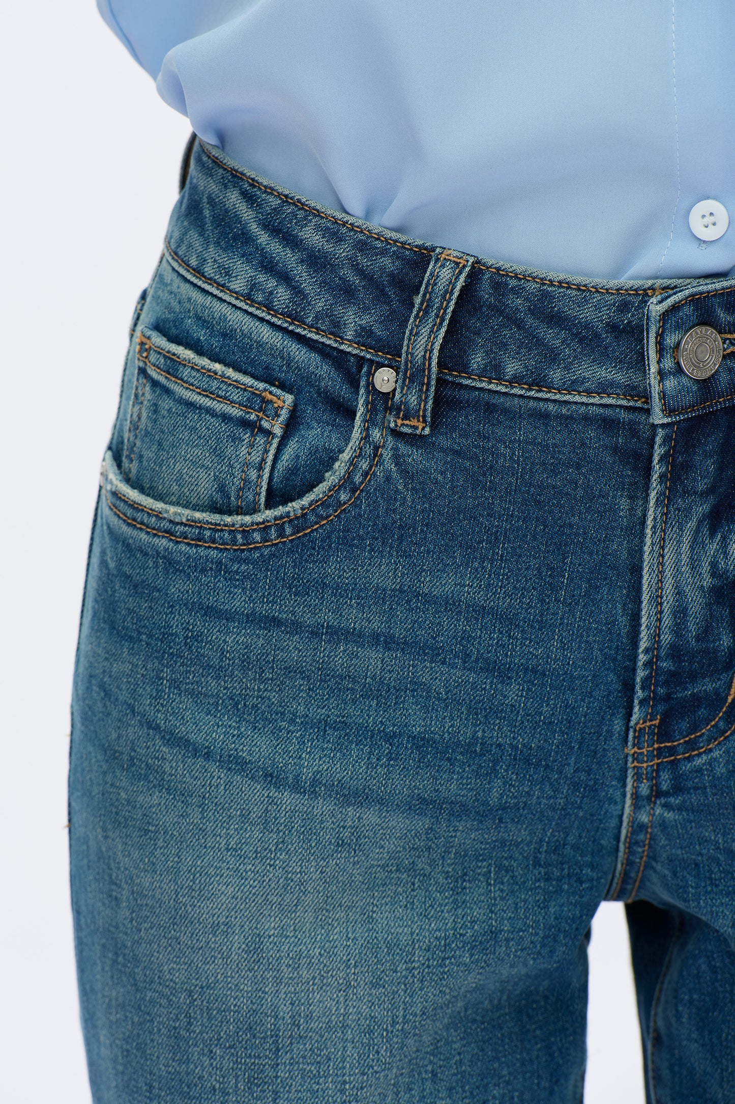 MID RISE STRAIGHT LEG