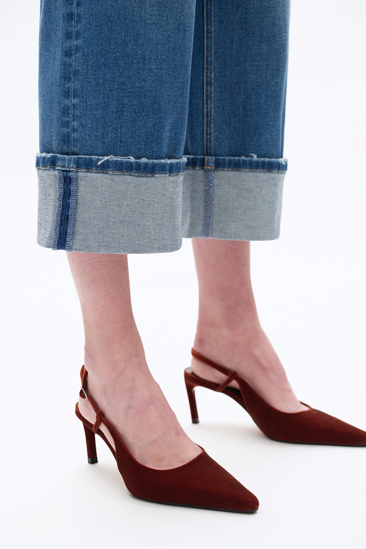 LOW RISE STRAIGHT LEG CROP