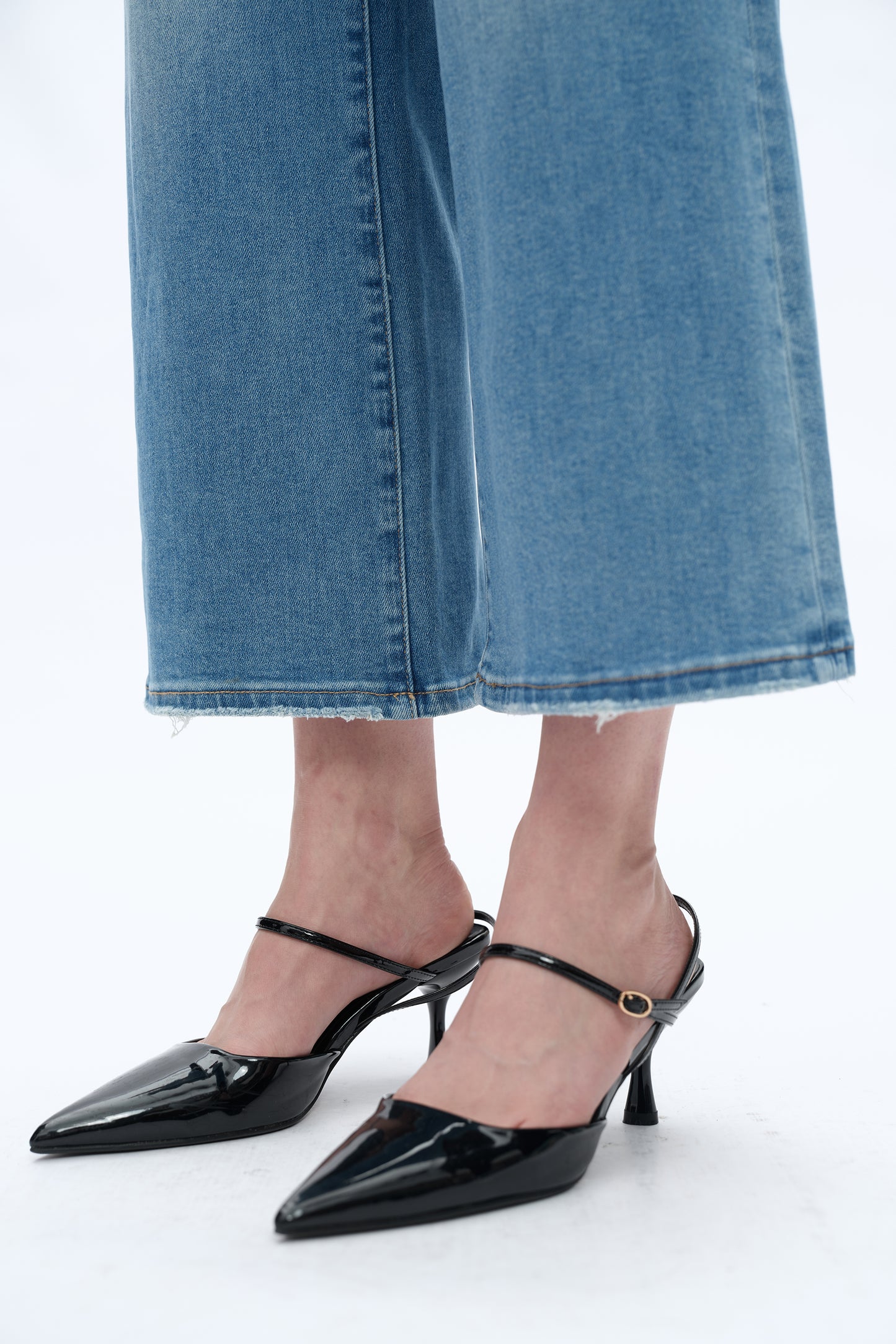 LOW RISE WIDE LEG CROP