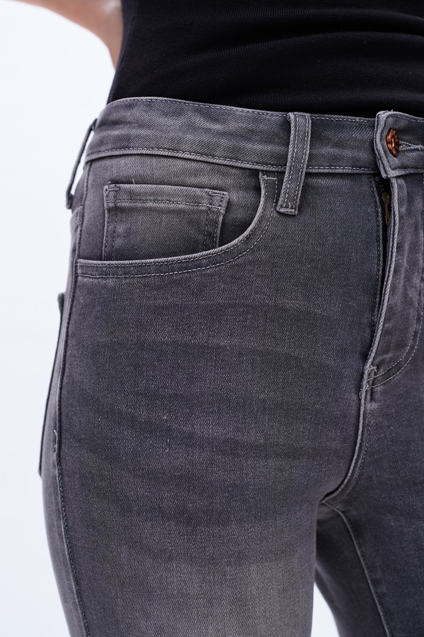 HIGH RISE FLARE LEG