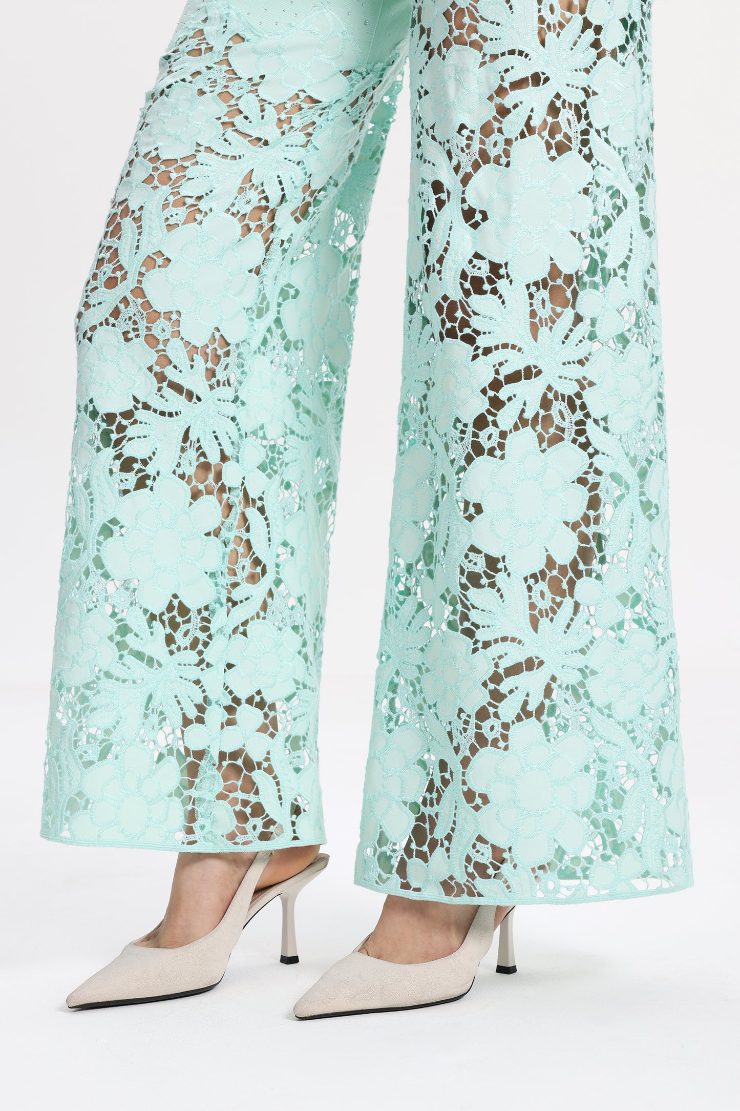 FLORA SUPER HIGH RISE WIDE LEG JEANS