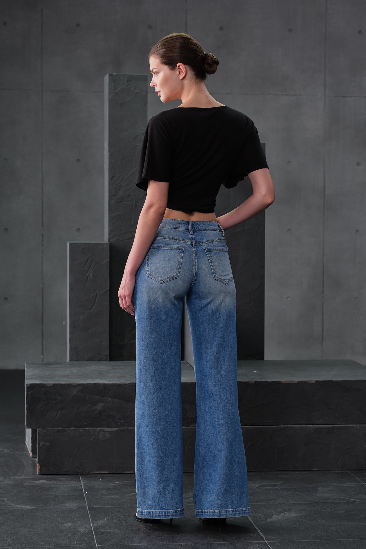 NEW YORK M-HIGH RISE FLARED WIDE LEG TALL JEANS BYW8411