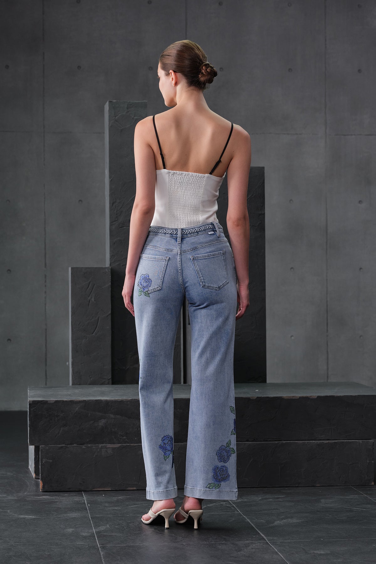NEW YORK M-HIGH RISE WIDE LEG FULL JEANS BYW8424
