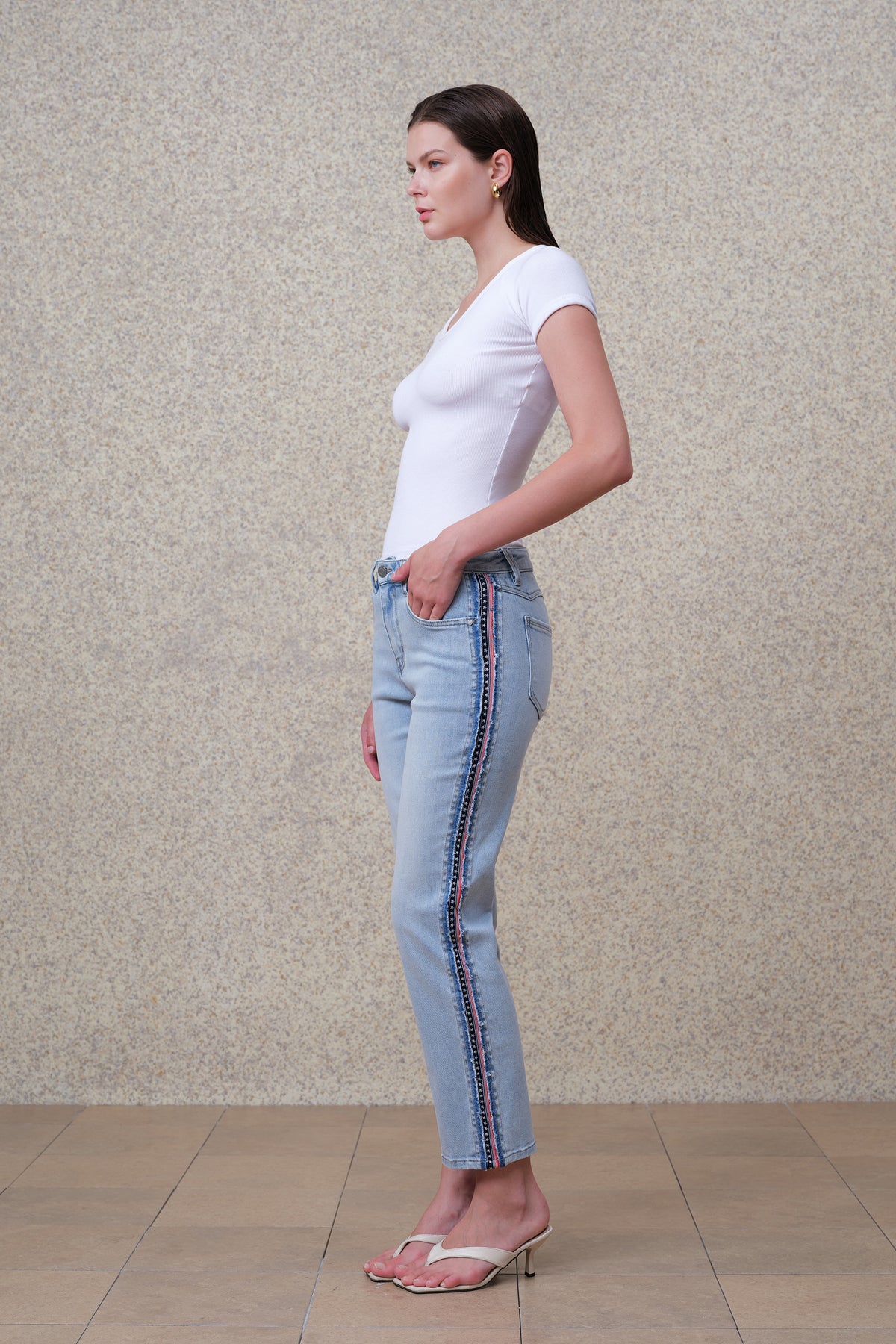 HONG KONG M-HIGH RISE CROPPED STRAIGHT JEANS BYT5363