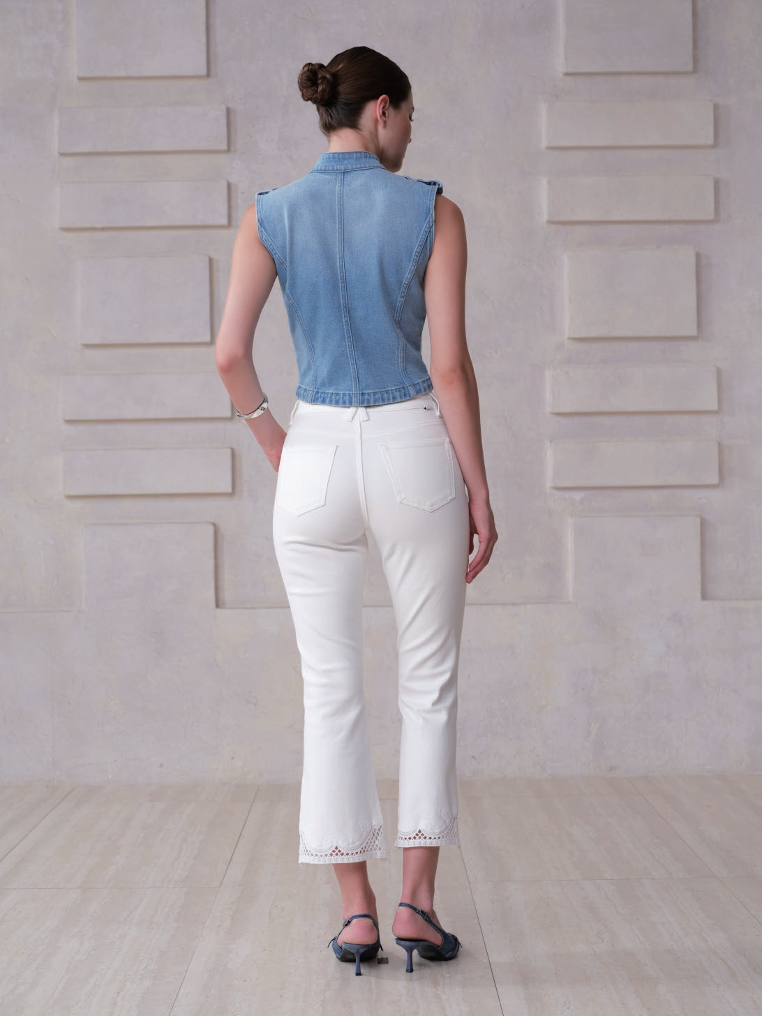 DENIM NAPOLEON VEST BYV4010