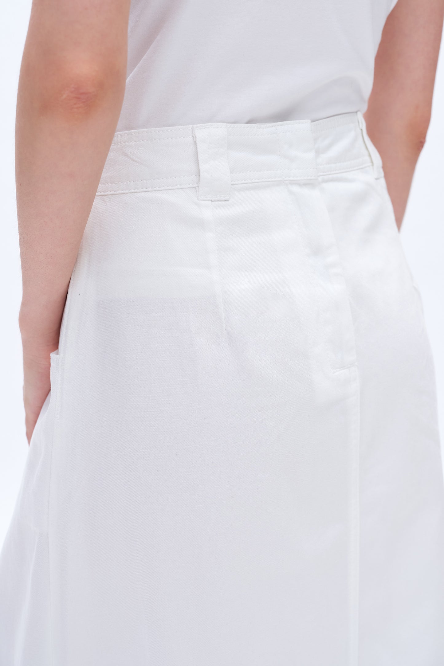 SHANNON MID RISE PLEATED LONG SKIRT BYK7046 (BYMJ124) WHITE