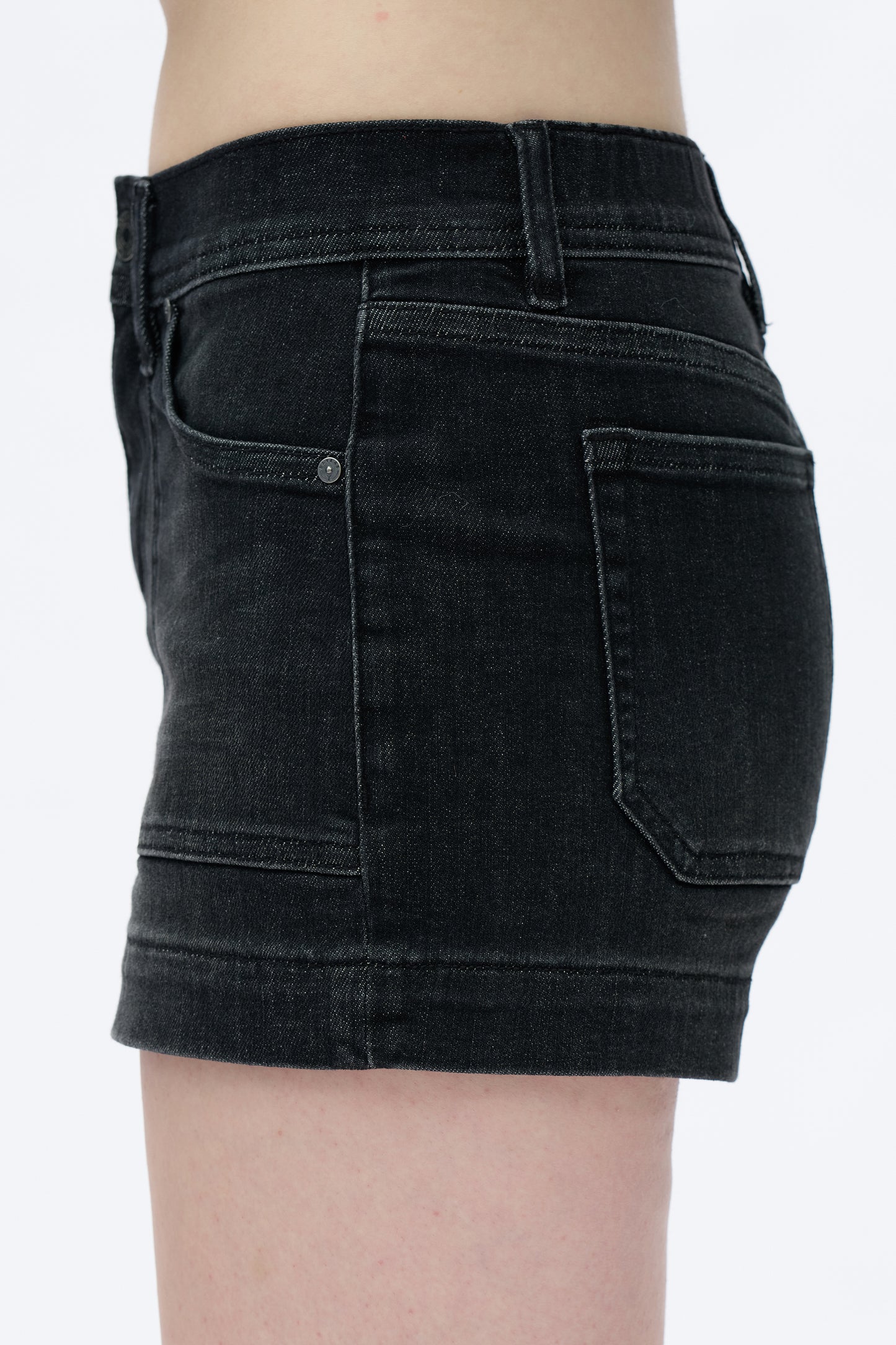 MID RISE SHORTS