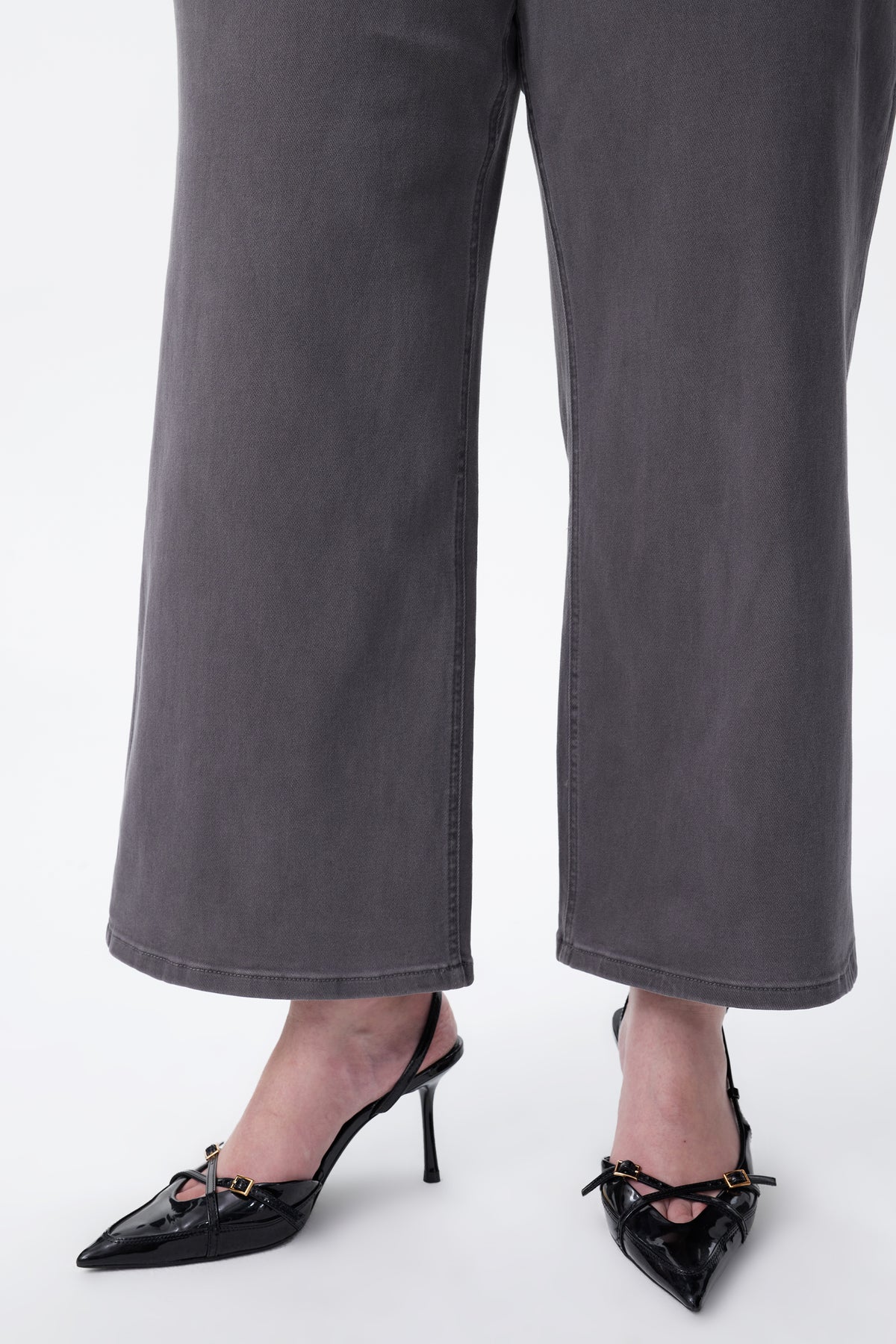 PLUS MID RISE STRAIGHT BYT5198-P GRAY