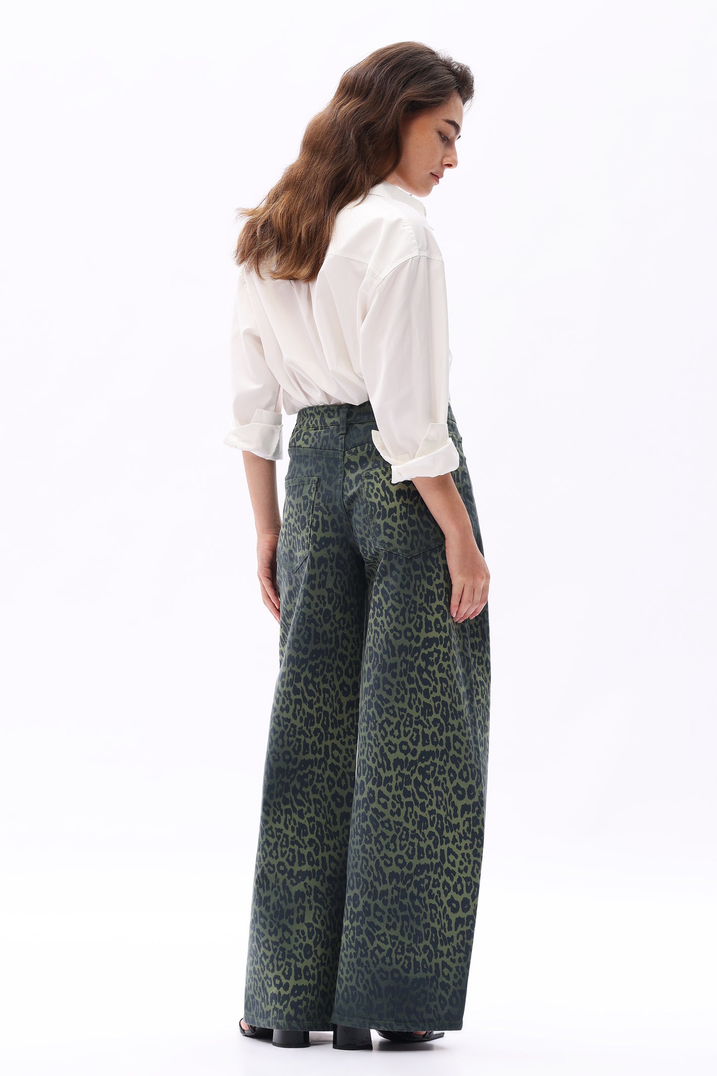 HIGH RISE BARREL LEG