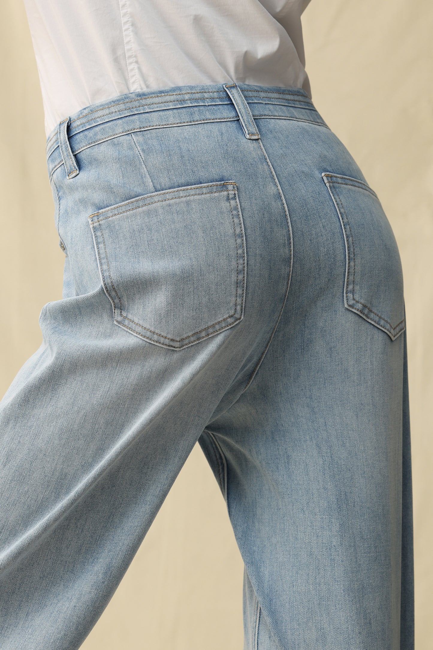 ULTRA HIGH RISE  BOYFRIEND JEANS