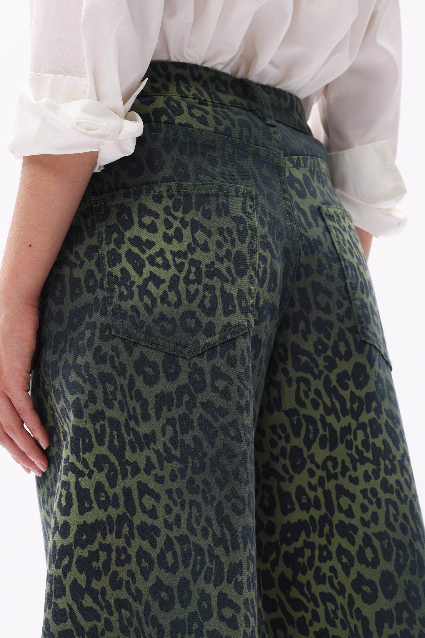 HIGH RISE BARREL LEG