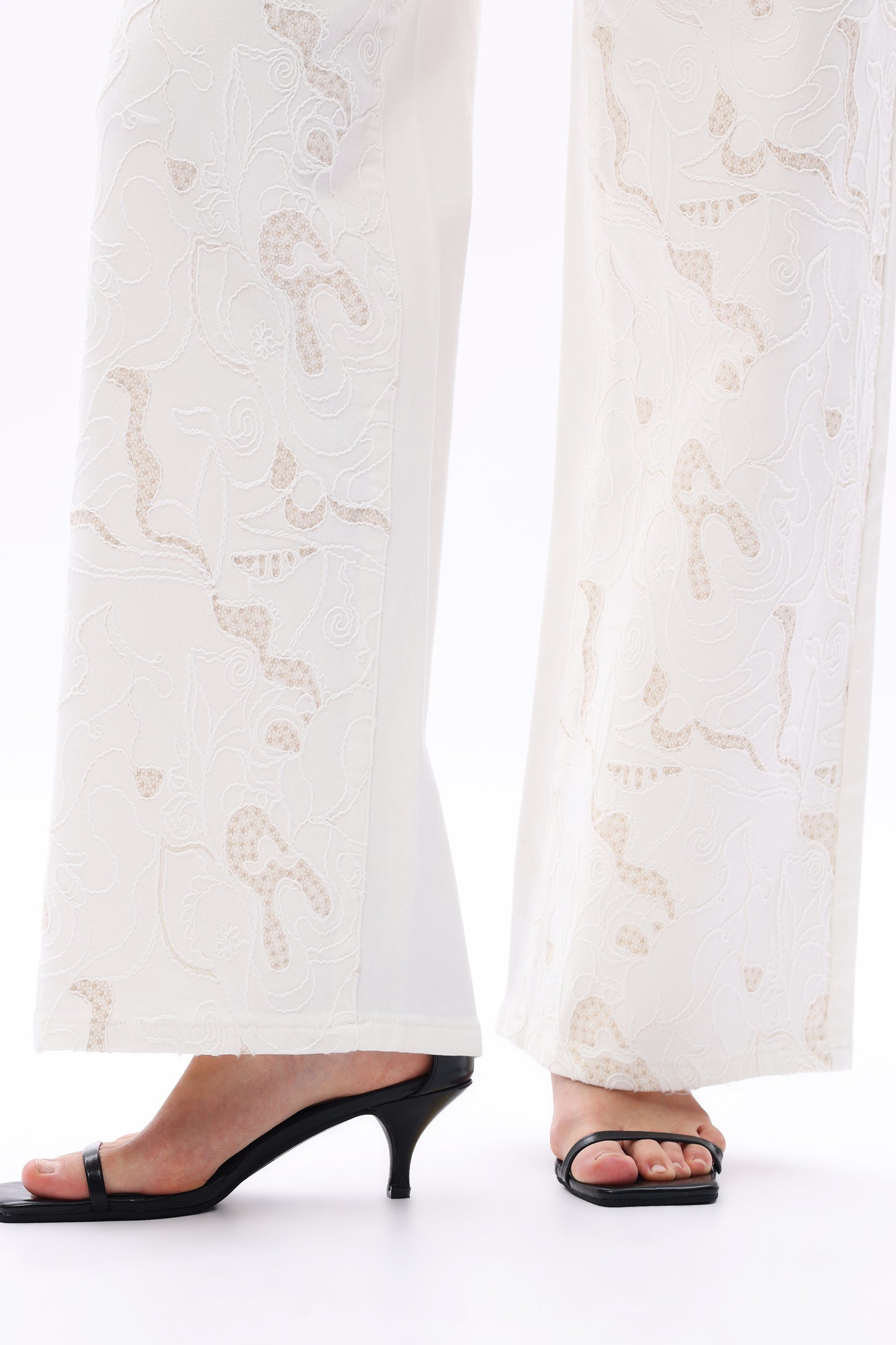 MID RISE WIDE LEG JEANS