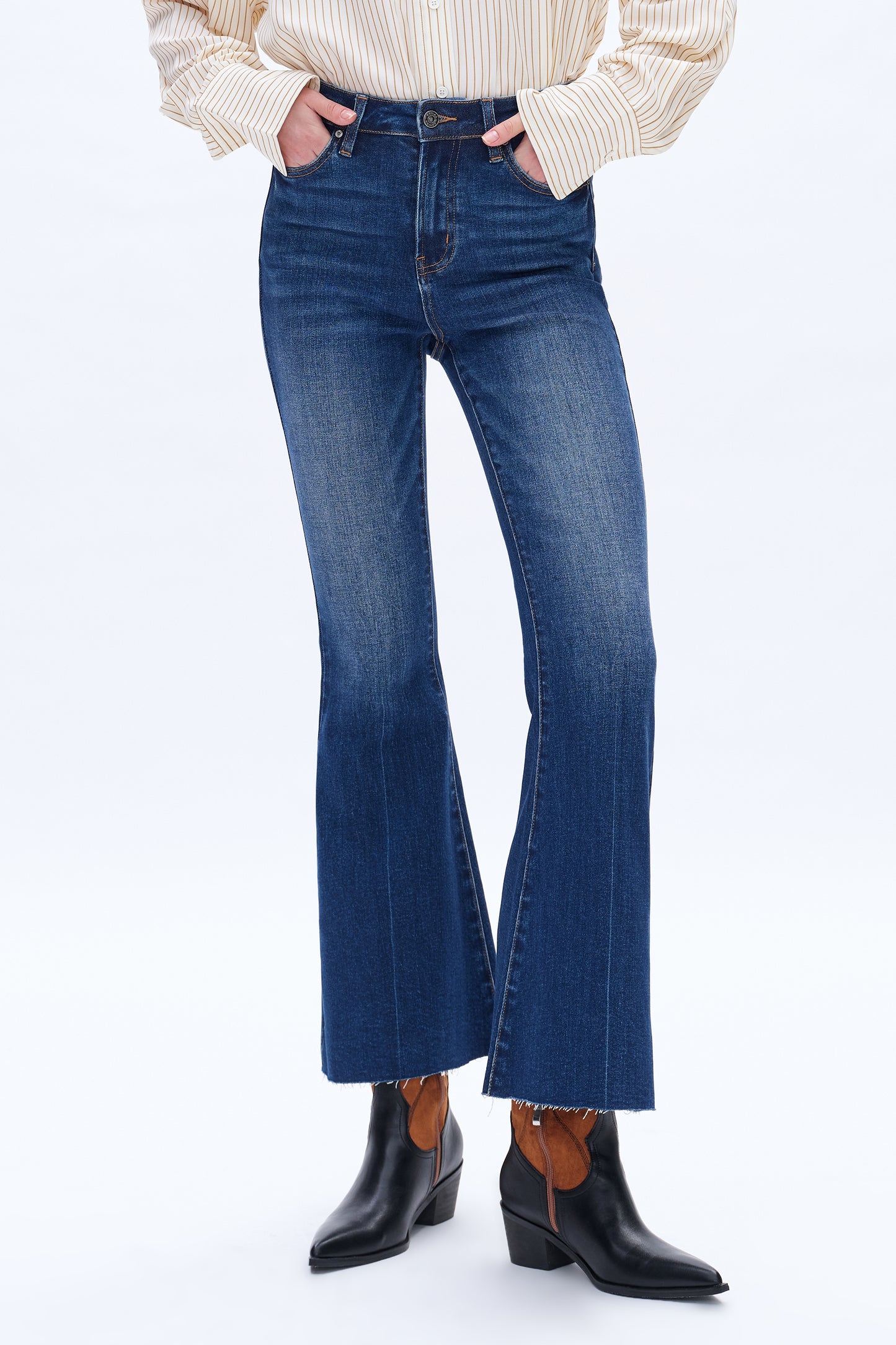 ARA HIGH RISE FLARE LEG