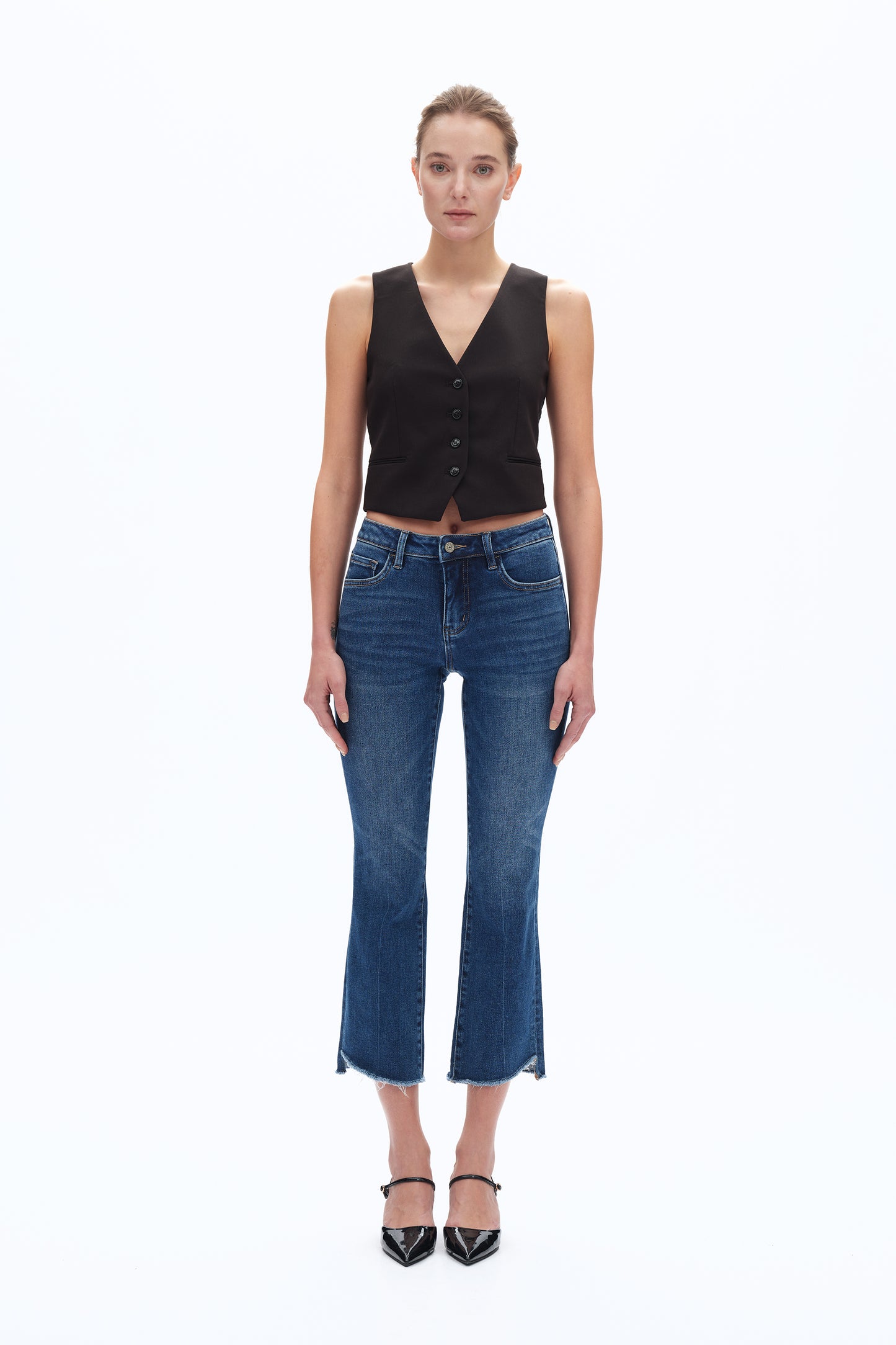 MID-RISE CROPPED BOOTCUT DENIM JEANS WITH STEPPED FRAYED HEM BYF1178 (BYT5154) DIAMONDS