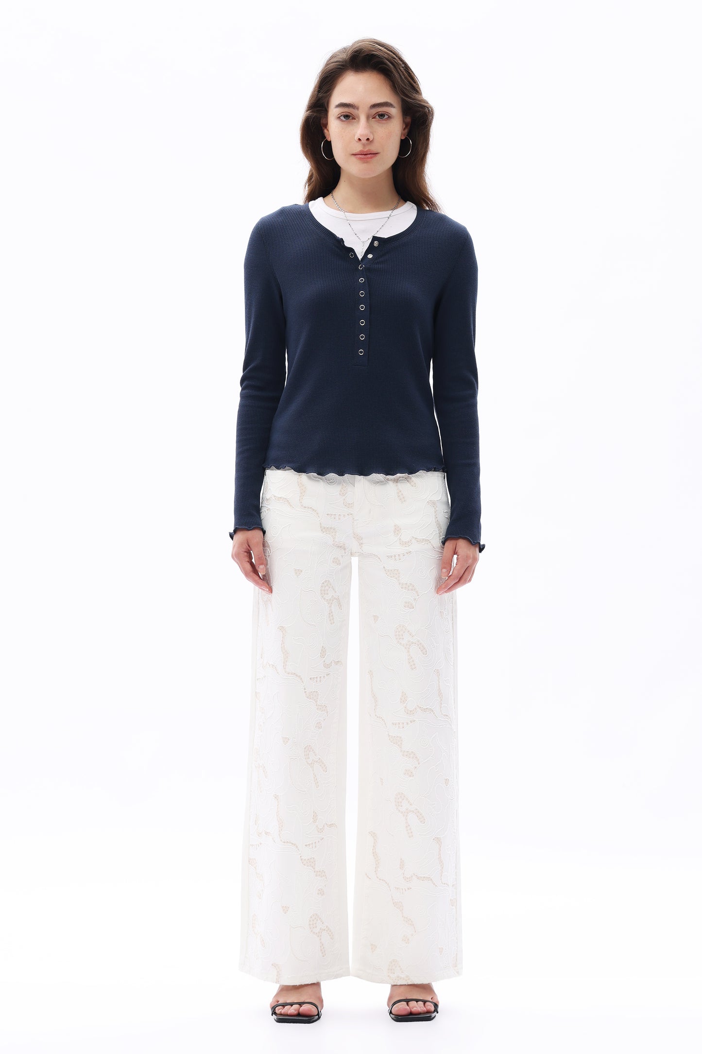 MID RISE WIDE LEG JEANS