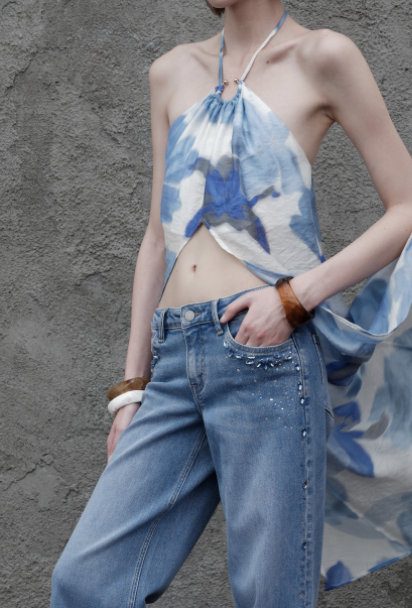HALTERNECK BACKLESS TOP BYC0005