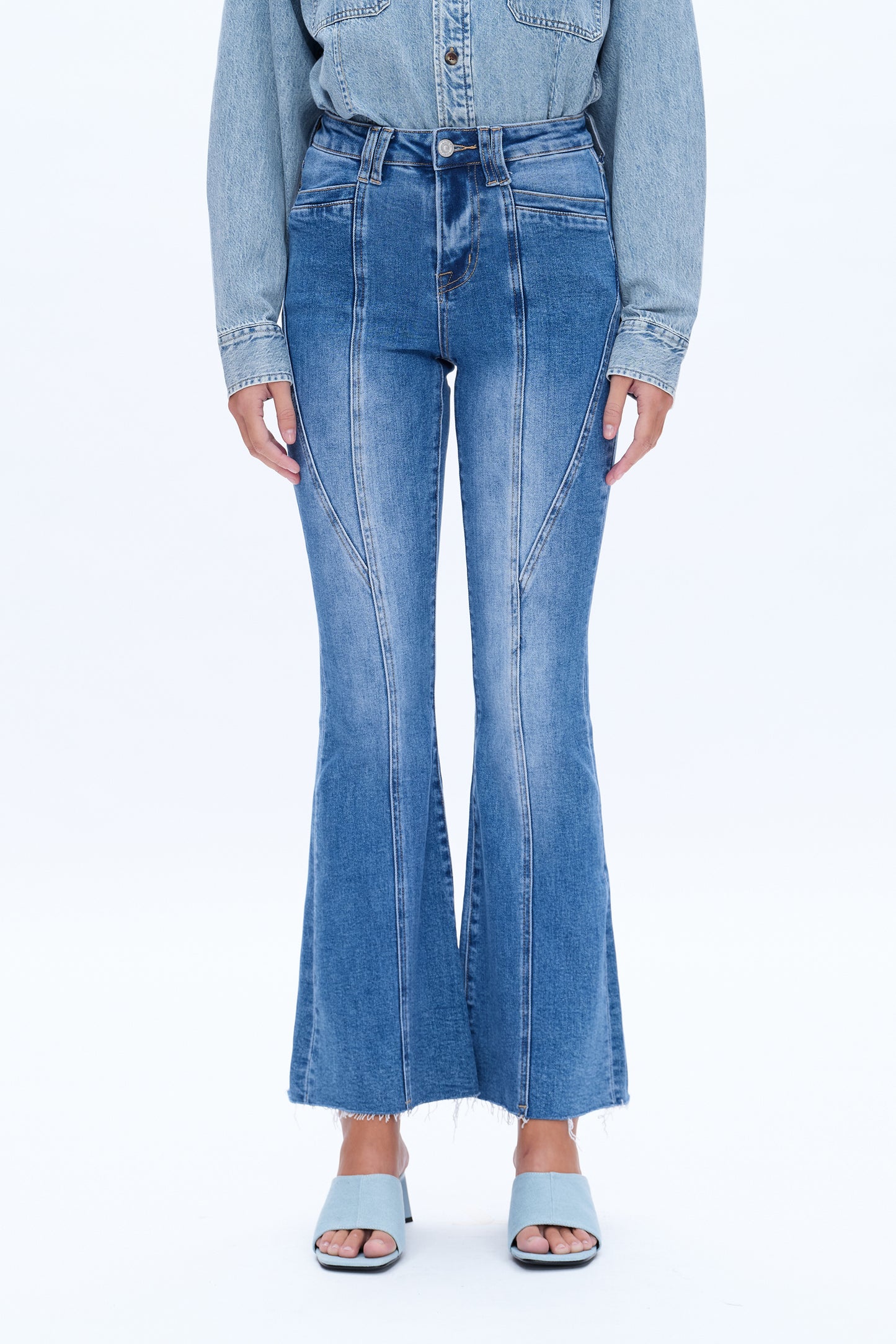 HIGHT RISE FLARE JEANS WITH RAW HEM BYF1116 (CF6082) MEDIUM BLUE