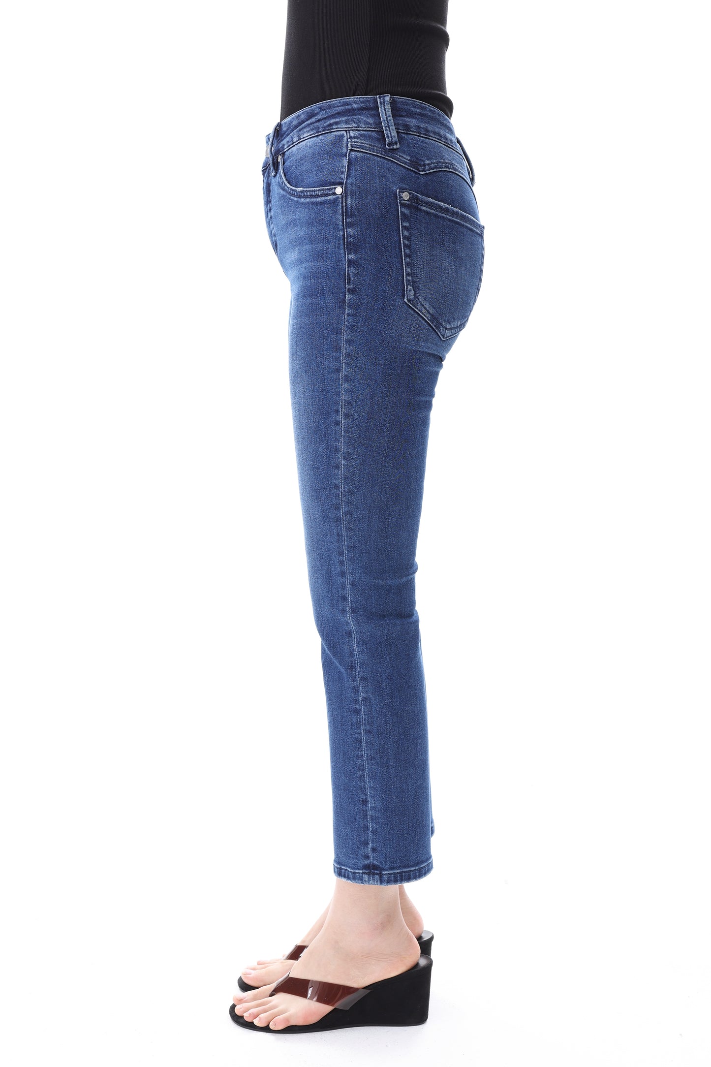 HONG KONG MID RISE SLIM STRAIGHT JEANS BYT5360