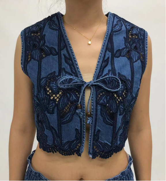 CROPPED HALTER VEST BYV4009