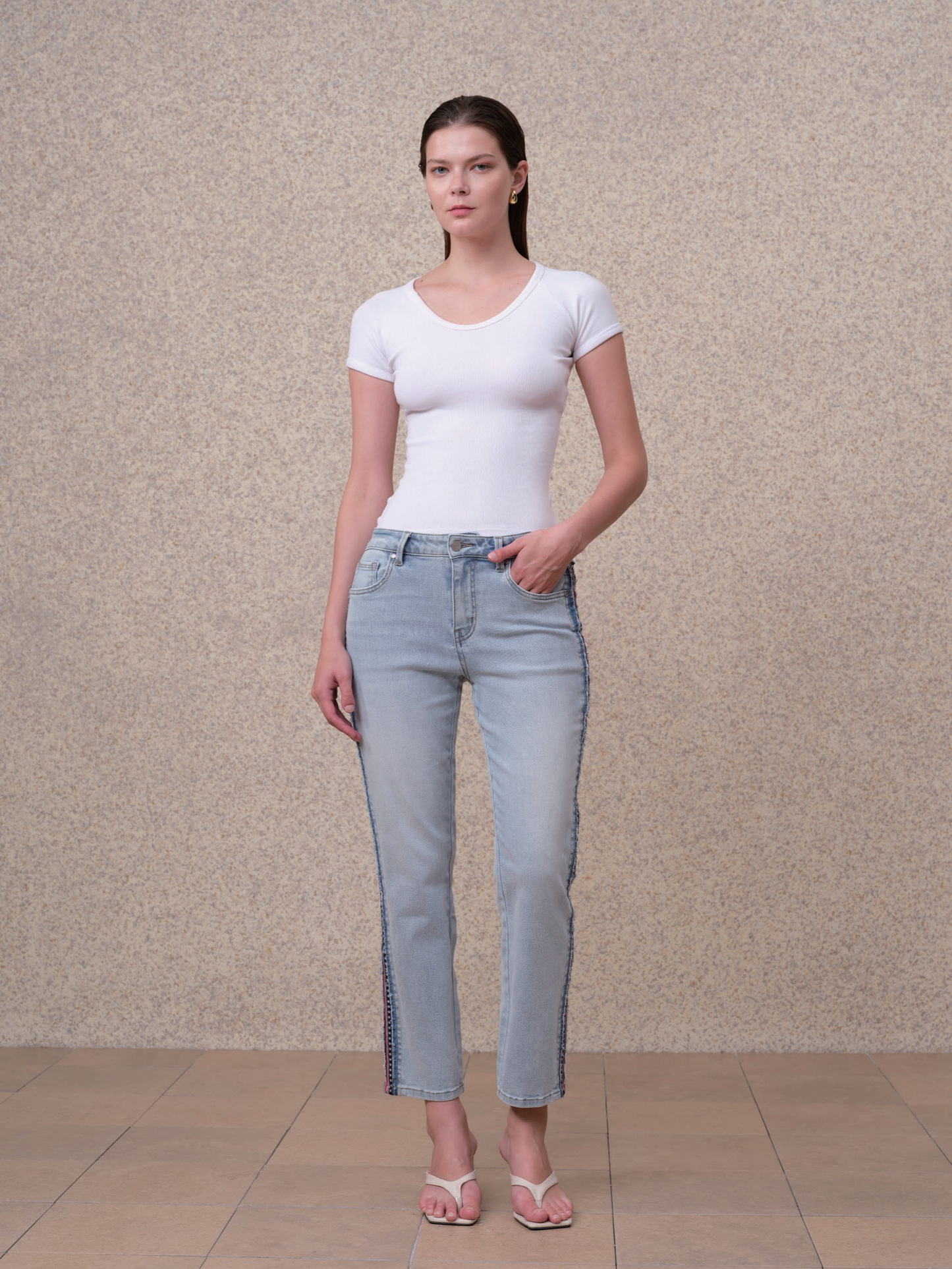 HONG KONG M-HIGH RISE CROPPED STRAIGHT JEANS  BYT5363