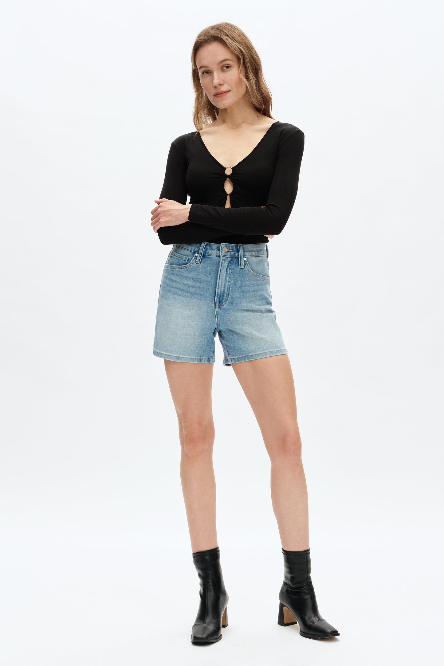 ELOWEN HIGH RISE SHORTS