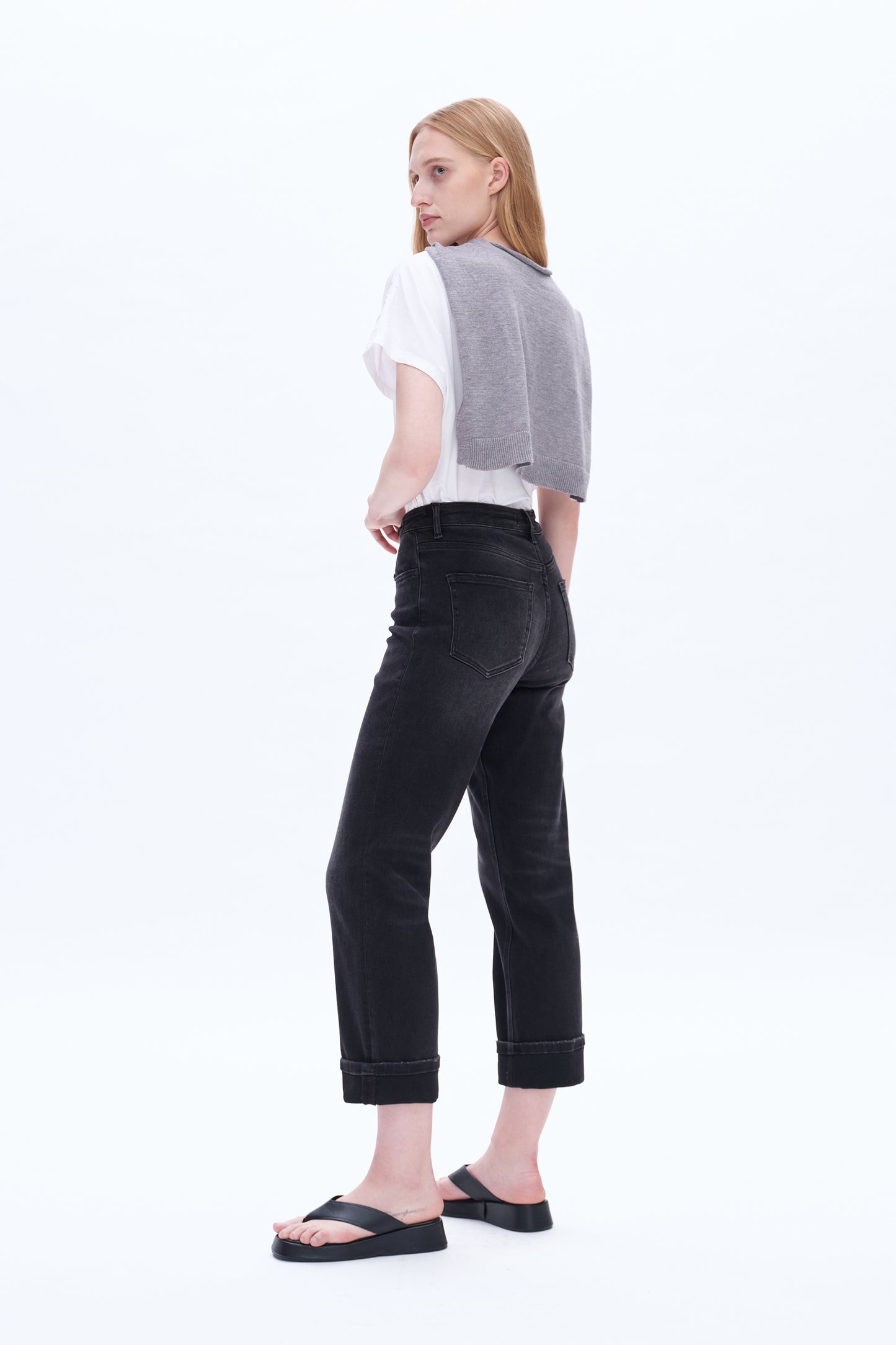 HIGH RISE MOM JEANS BYM3060 (BYHE061) IRON BLACK