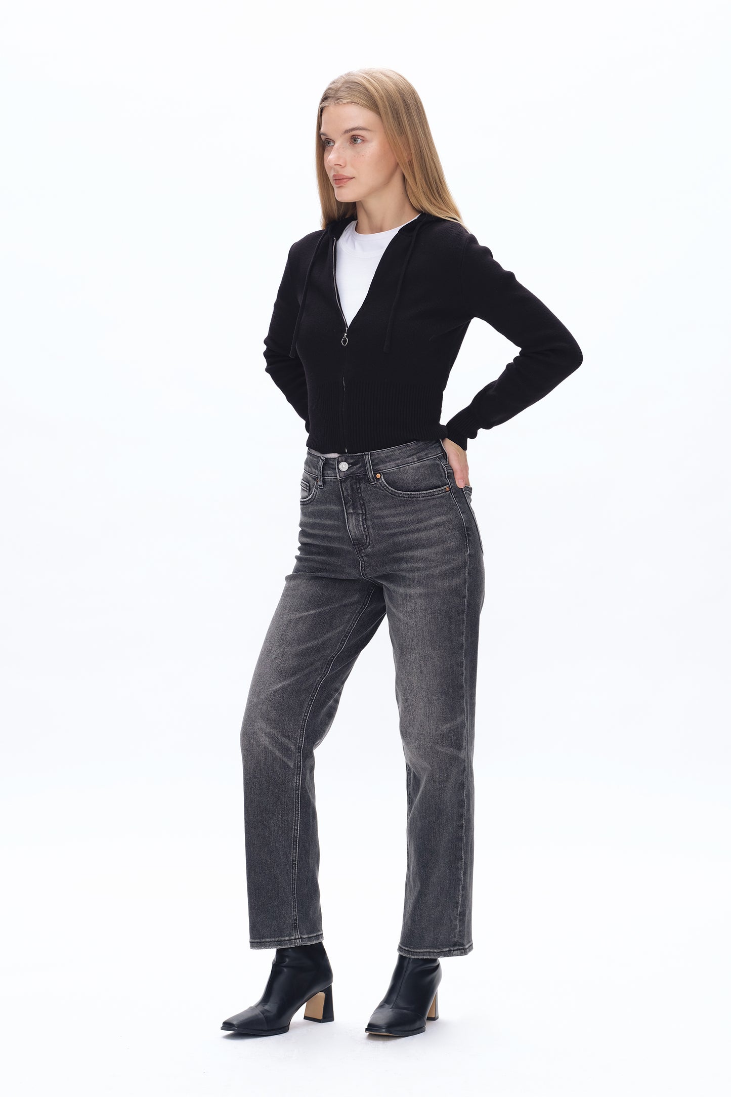 HIGH RISE STRAIGHT JEANS BYT5174 (BYHE058) BLACK STONE