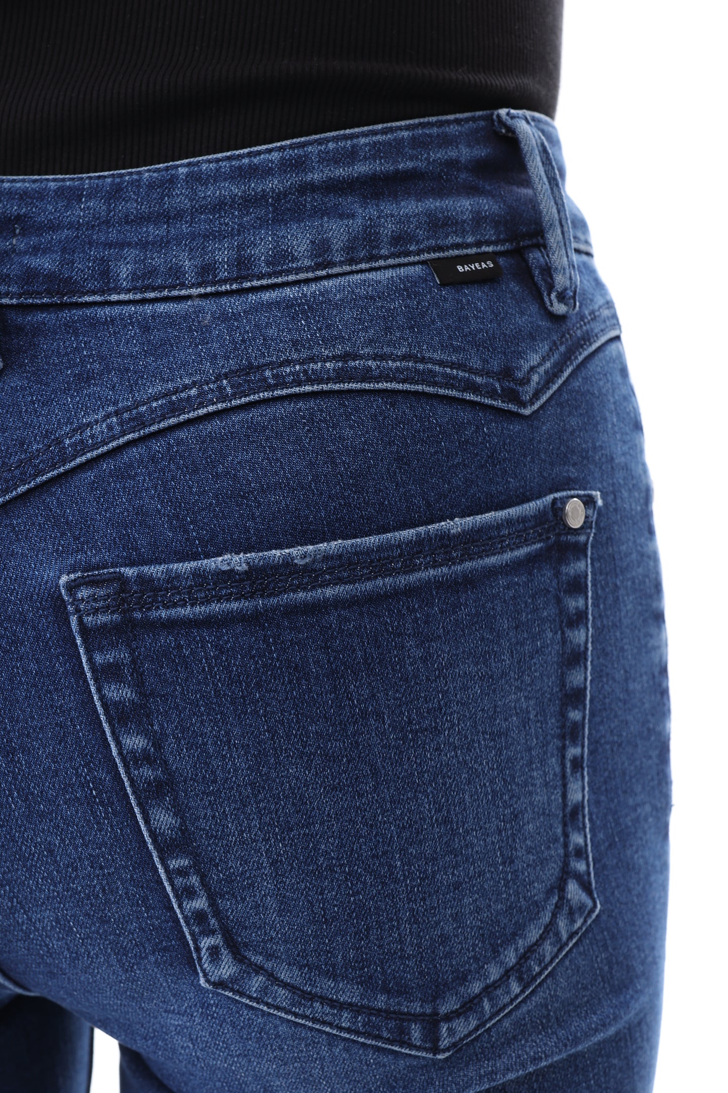 HONG KONG MID RISE SLIM STRAIGHT JEANS BYT5360