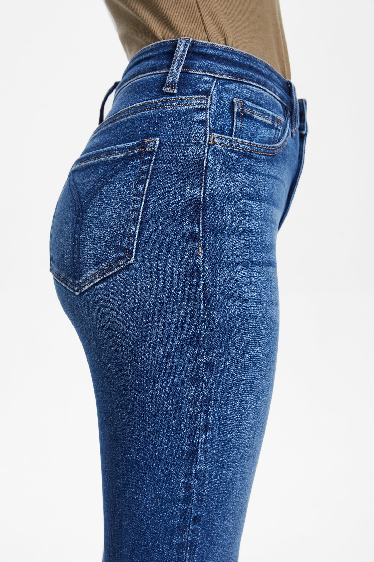 HIGH RISE FLARE JEANS WITH SLIT BYF1095 STARLIGHT