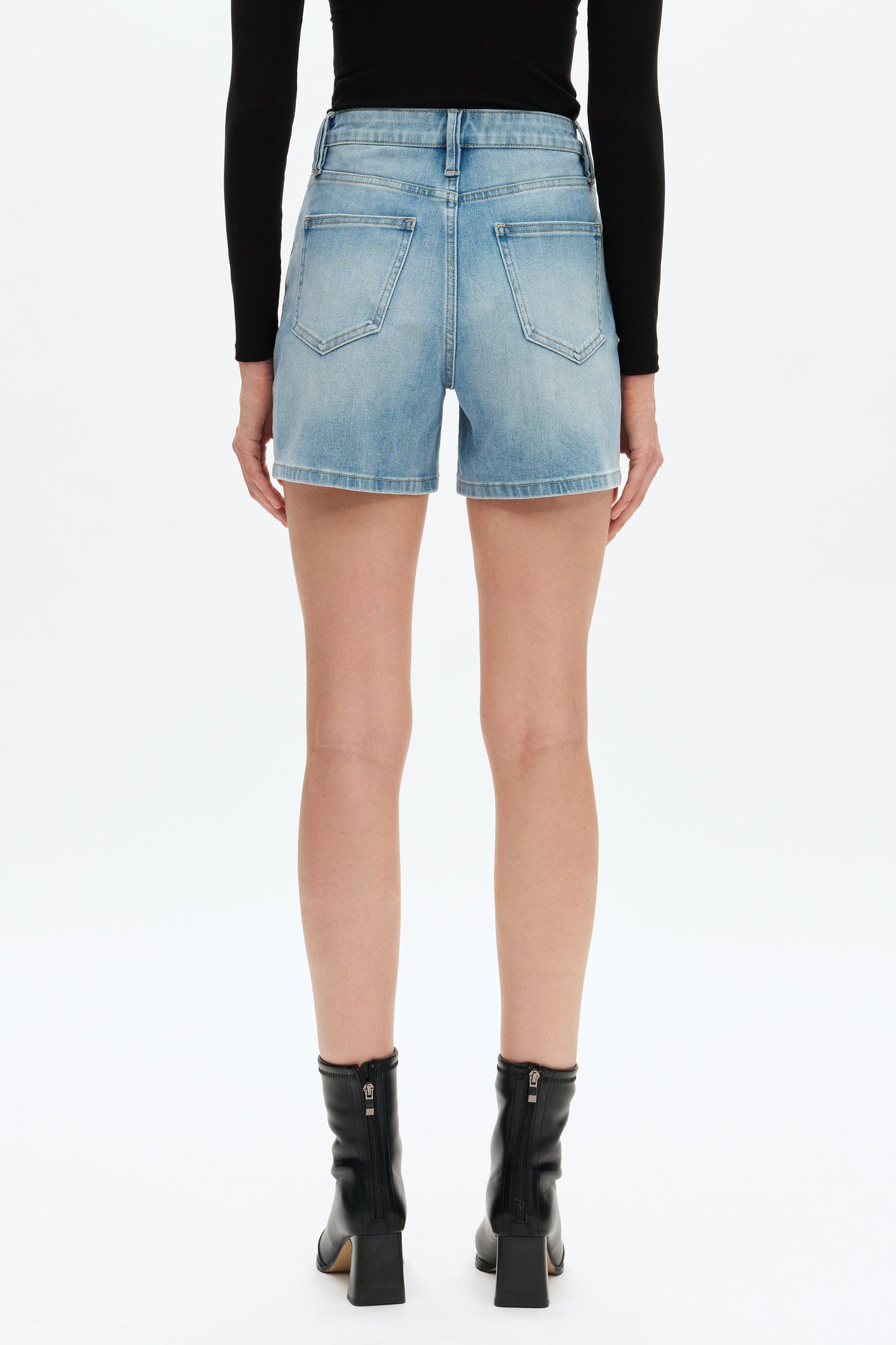 ELOWEN HIGH RISE SHORTS