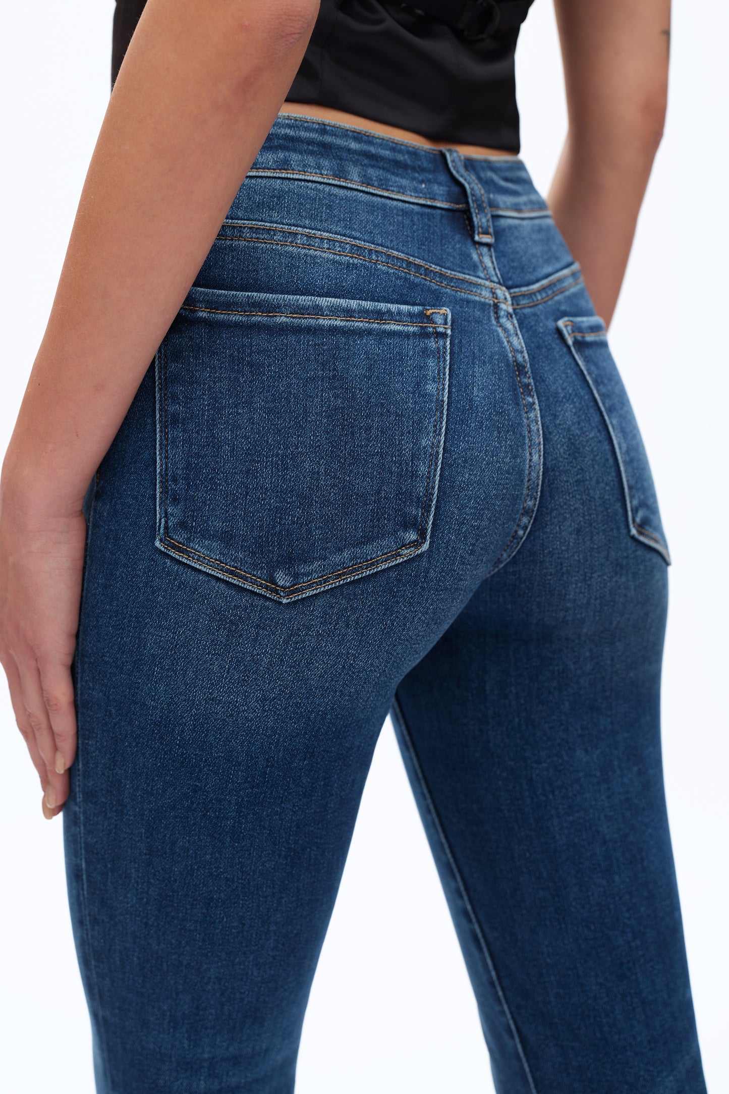 MID-RISE CROPPED BOOTCUT DENIM JEANS WITH STEPPED FRAYED HEM BYF1178 (BYT5154) DIAMONDS