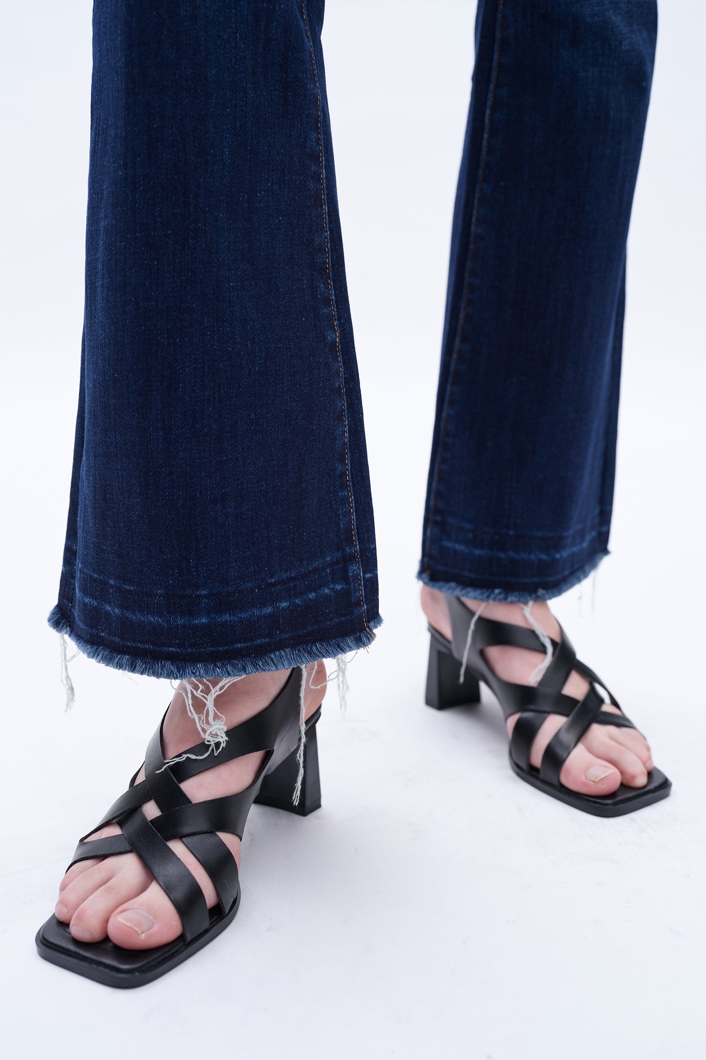 HIGH RISE FLARE LEG JEANS WITH RAW HEM BYF1110 DARK BLUE