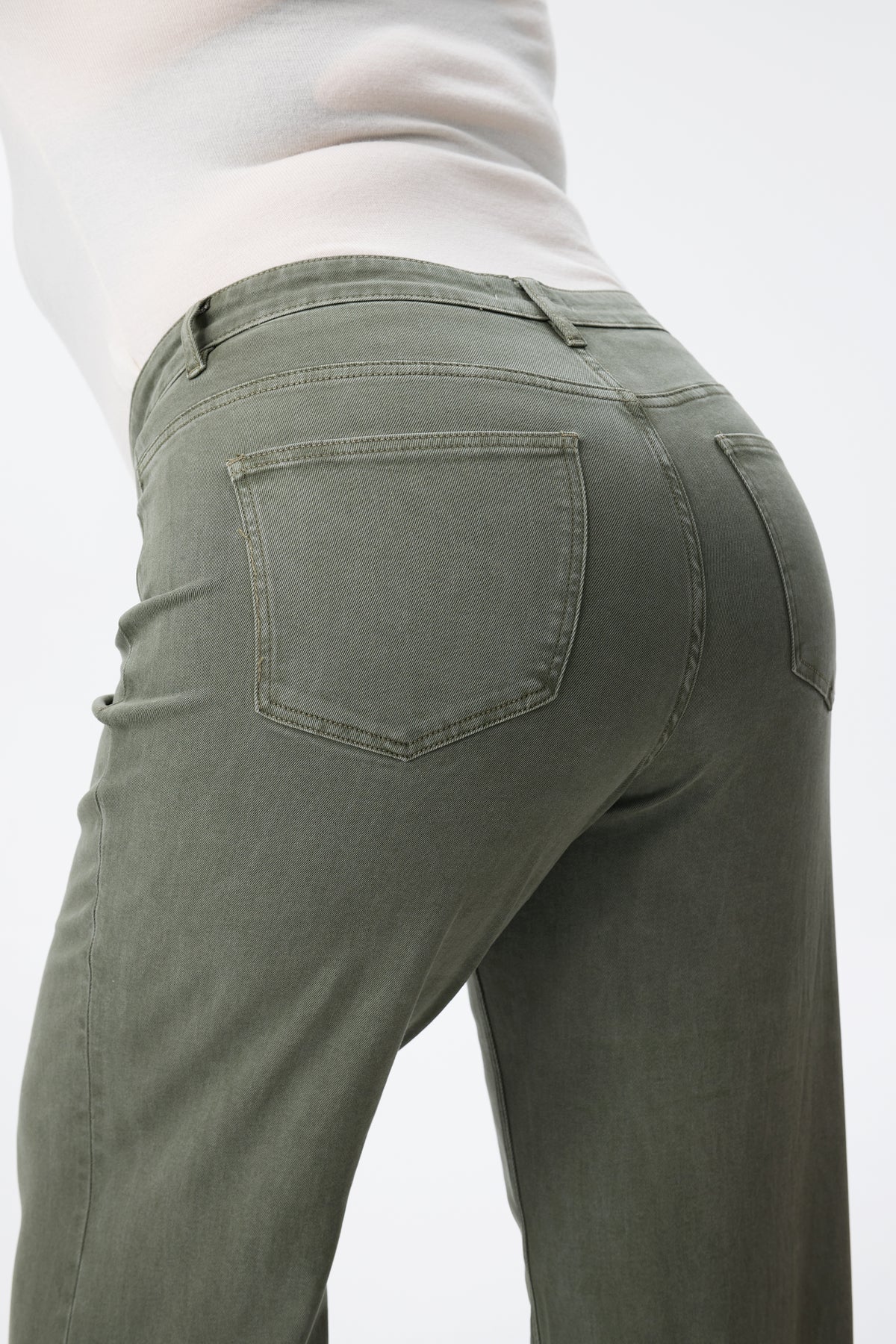 PLUS MID RISE STRAIGHT BYT5198-P GREEN