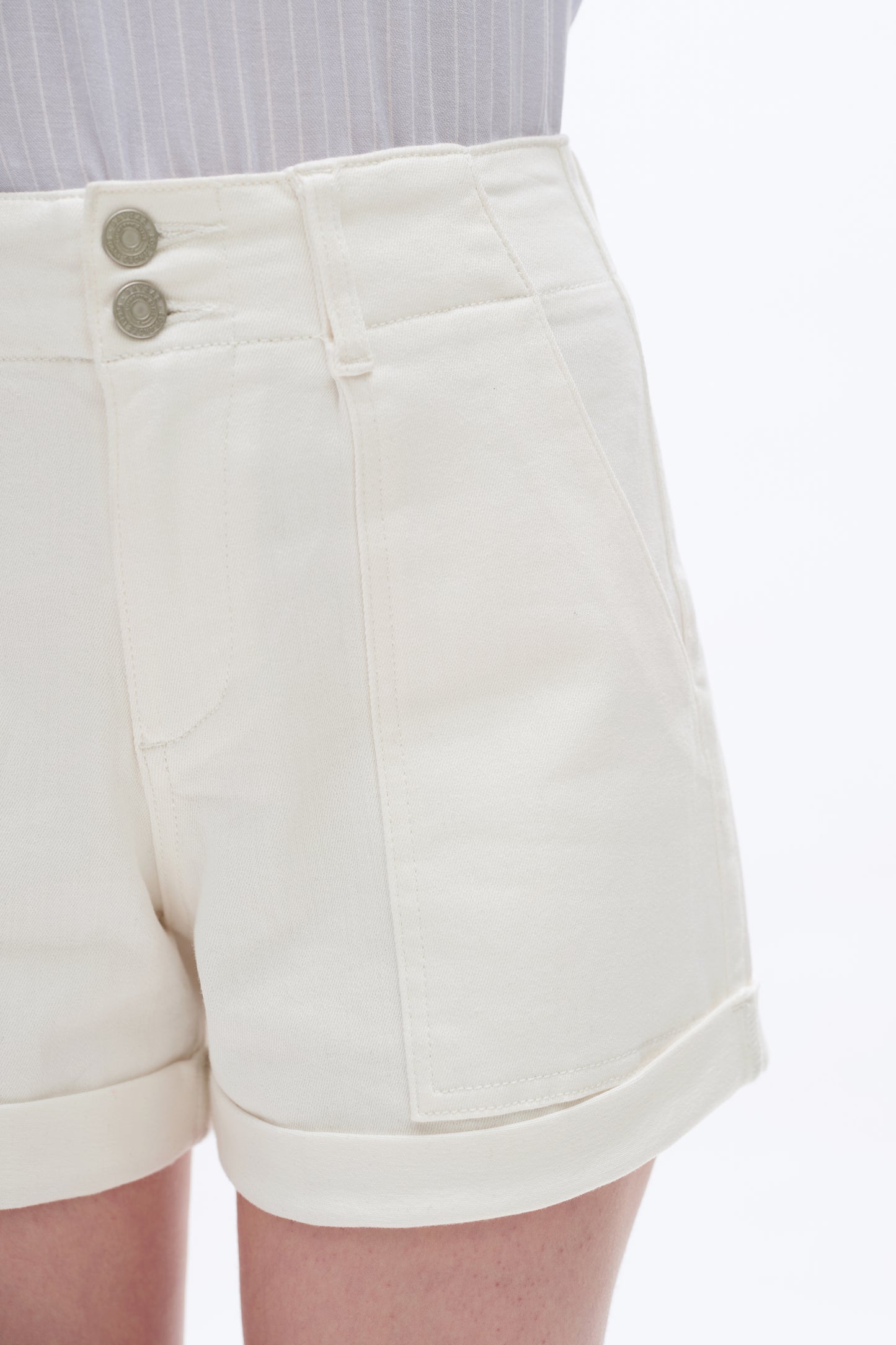 HIGH RISE SHORT PANTS BYH6129 (BYHE328) WHITE