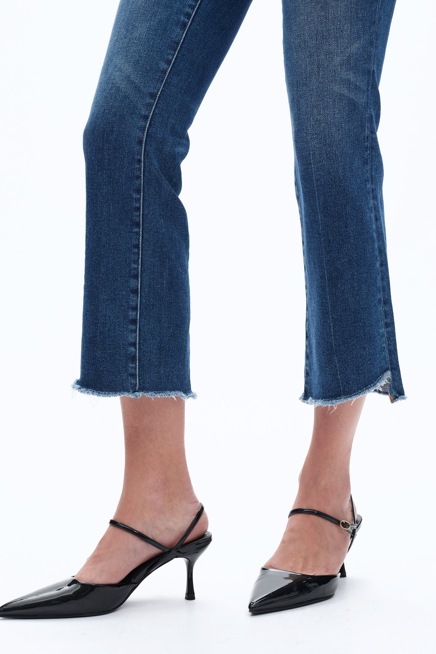 MID-RISE CROPPED BOOTCUT DENIM JEANS WITH STEPPED FRAYED HEM BYF1178 (BYT5154) DIAMONDS