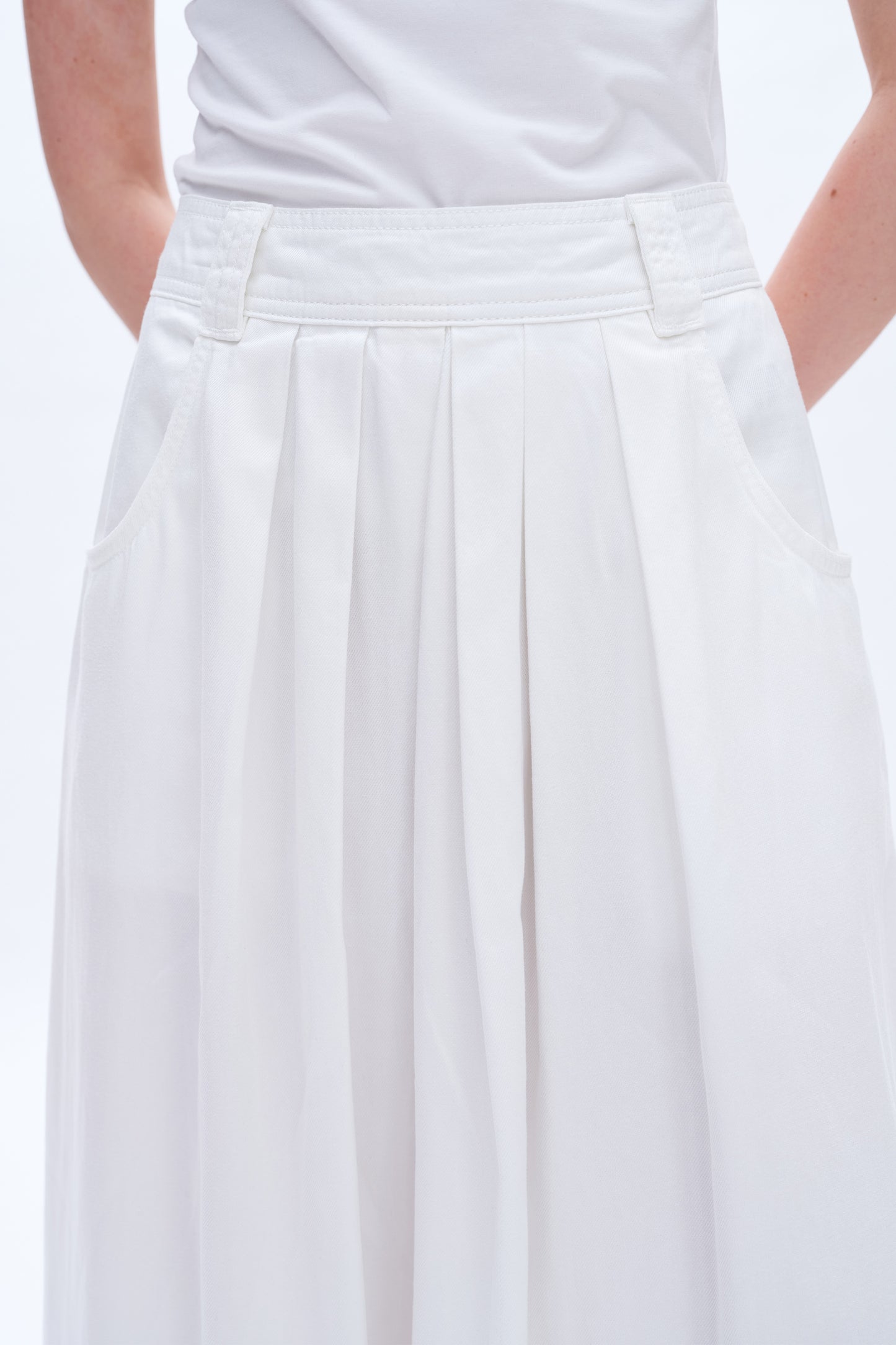 SHANNON MID RISE PLEATED LONG SKIRT BYK7046 (BYMJ124) WHITE